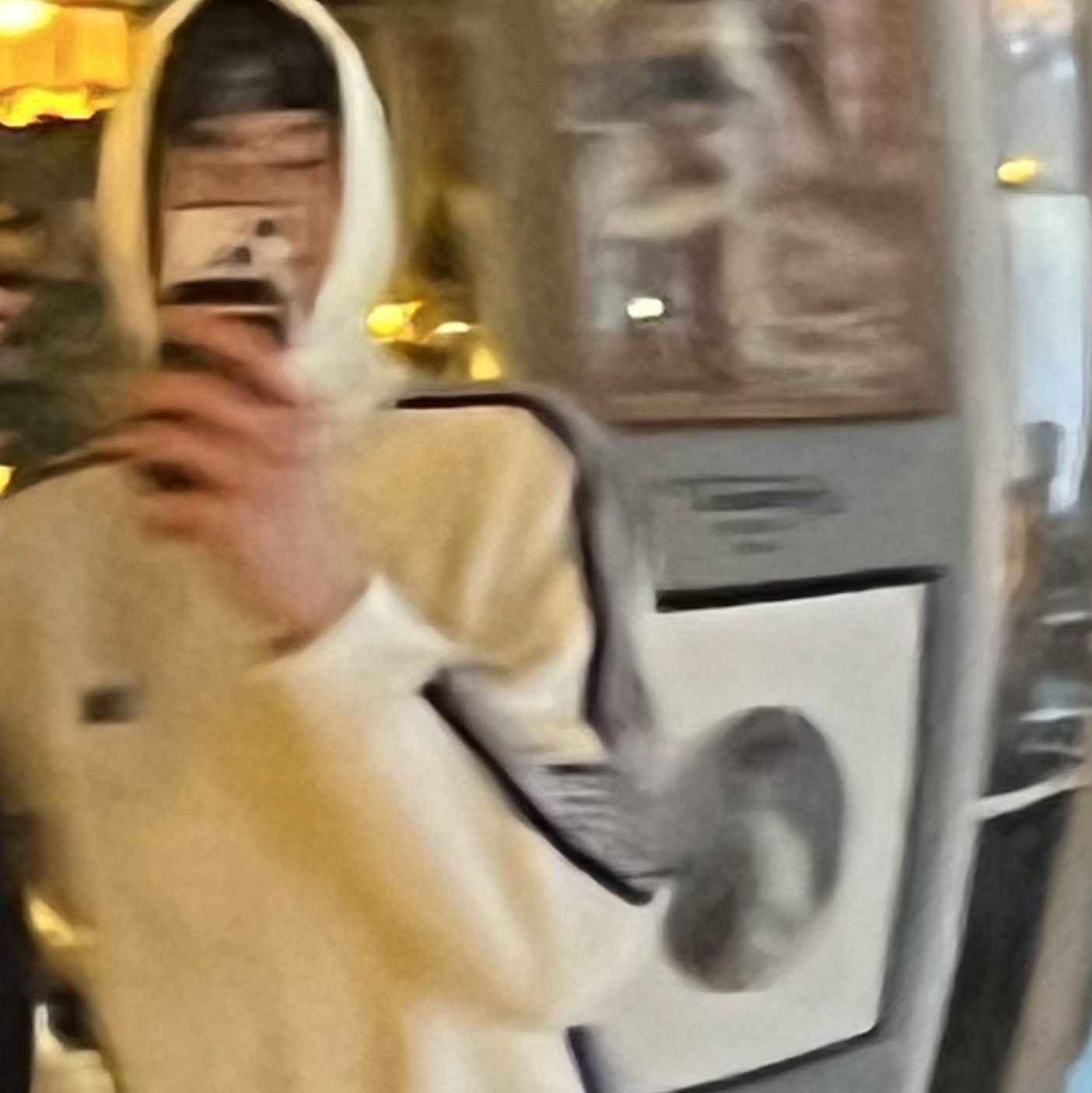 Needles Track Jacket Poly Smooth Ice White, BAPE Baby Milo MagSafe Card Holder Black 착용 스타일 - 1