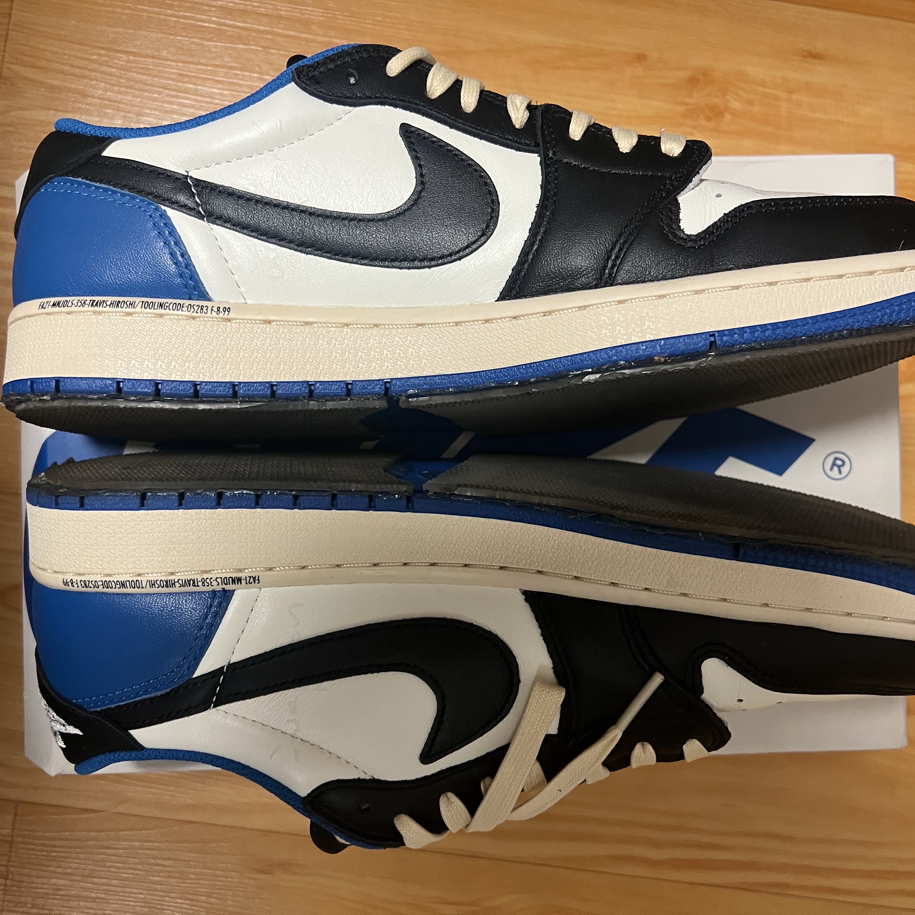 Jordan 1 x Travis Scott x Fragment Retro Low OG SP Military Blue 착용 스타일 - 3