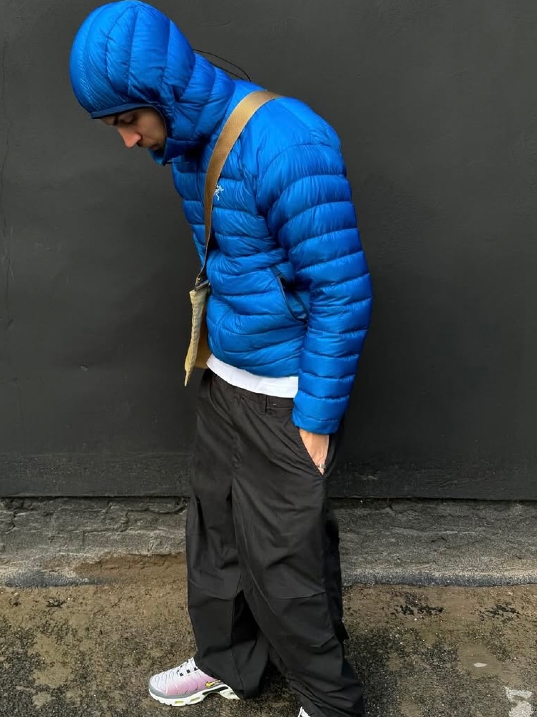 Arc'teryx Thorium Hoody Bordeaux, Arc'teryx Cerium Hoody Black Sapphire 착용 스타일 - 4