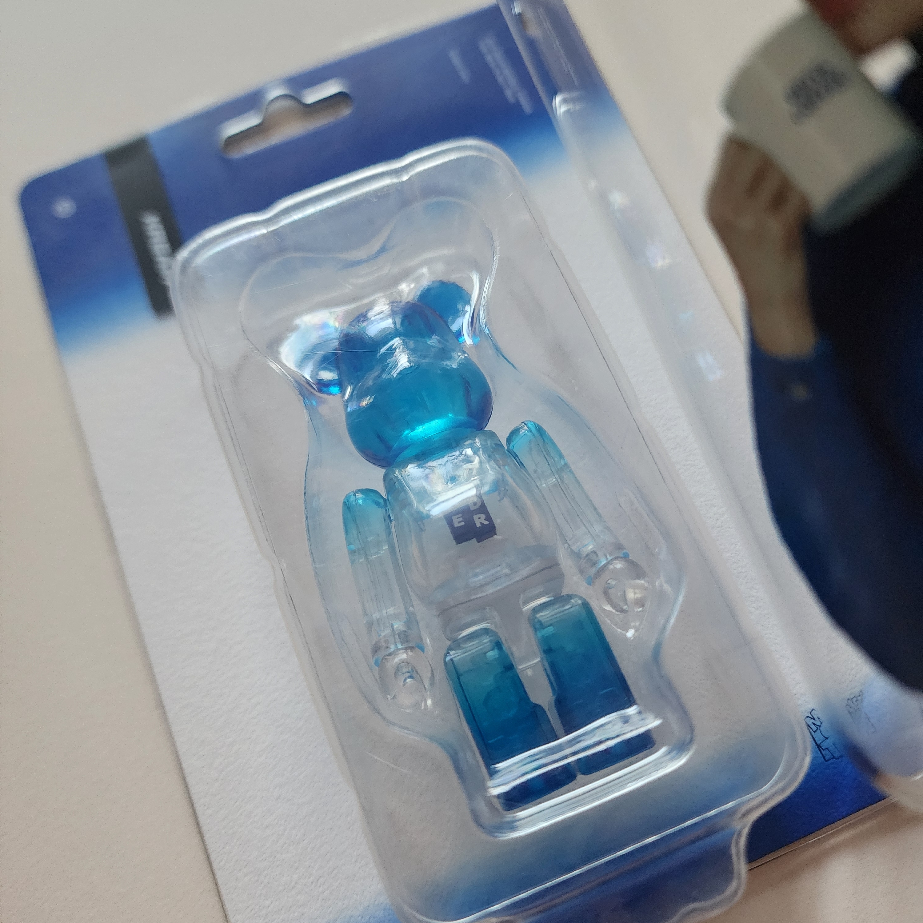 Bearbrick x Ader Error 100% 착용 스타일