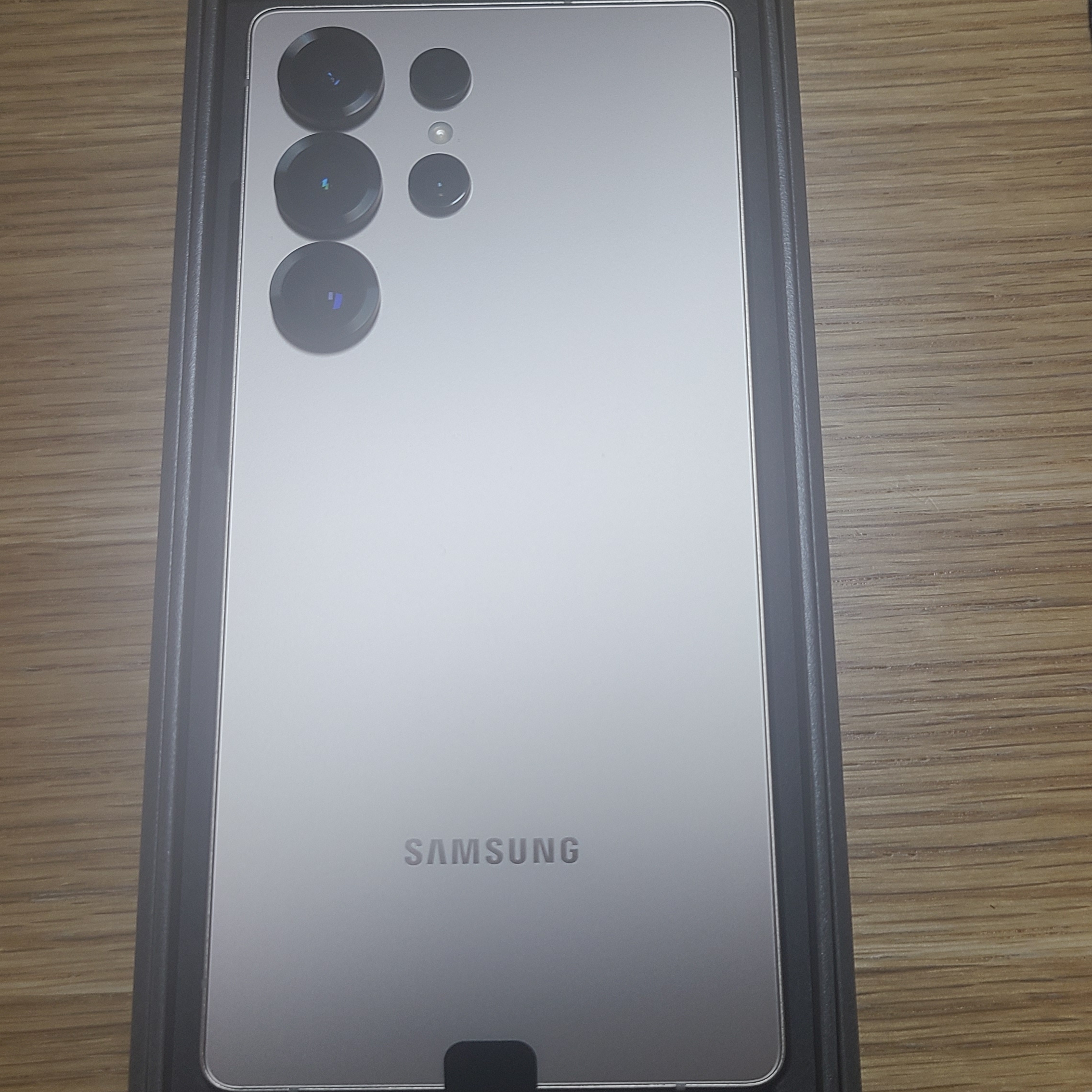 Samsung Galaxy S25 Ultra 1TB Titanium Grey (Korean Ver.) 착용 스타일 - 2