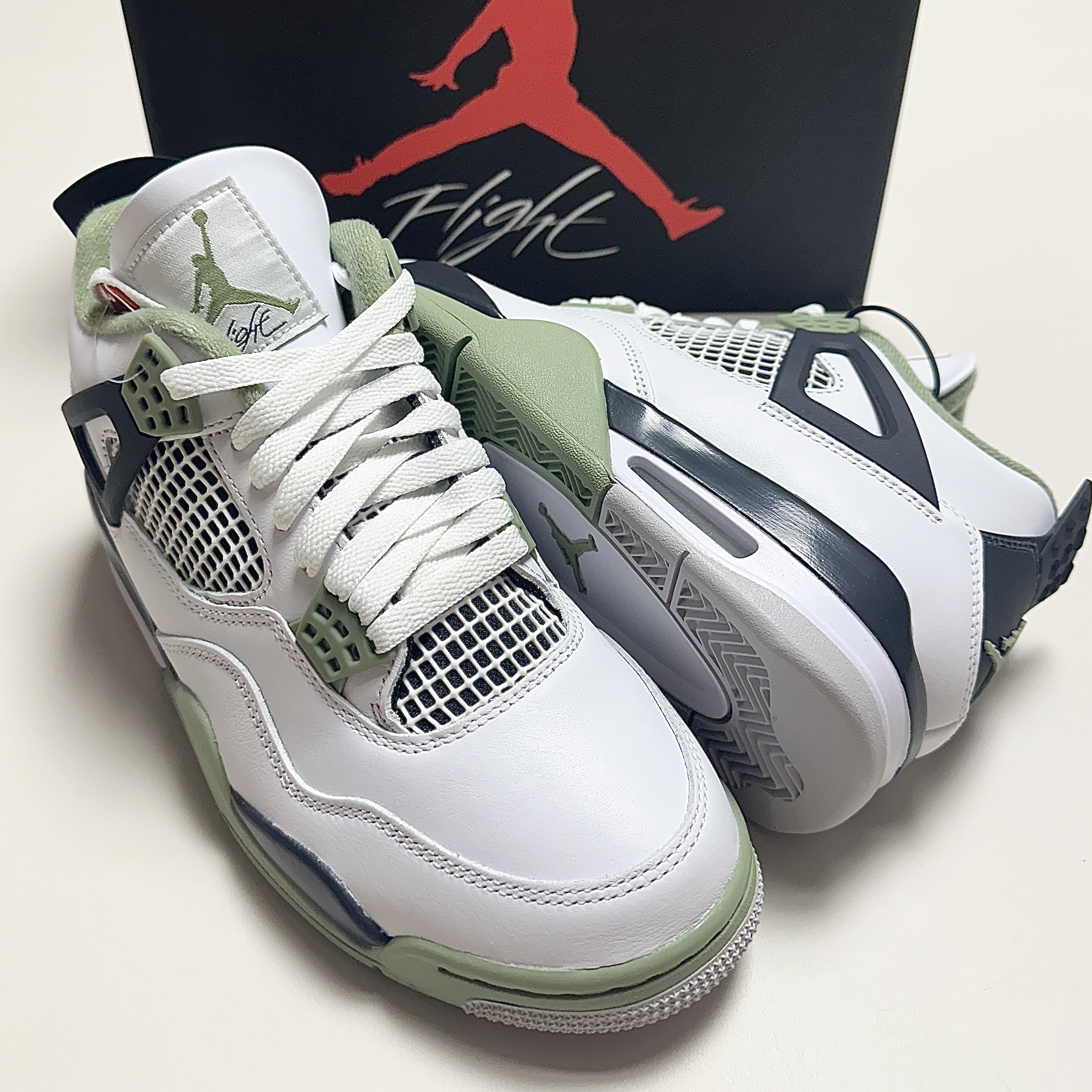 (W) Jordan 4 Retro Oil Green 착용 스타일 - 1