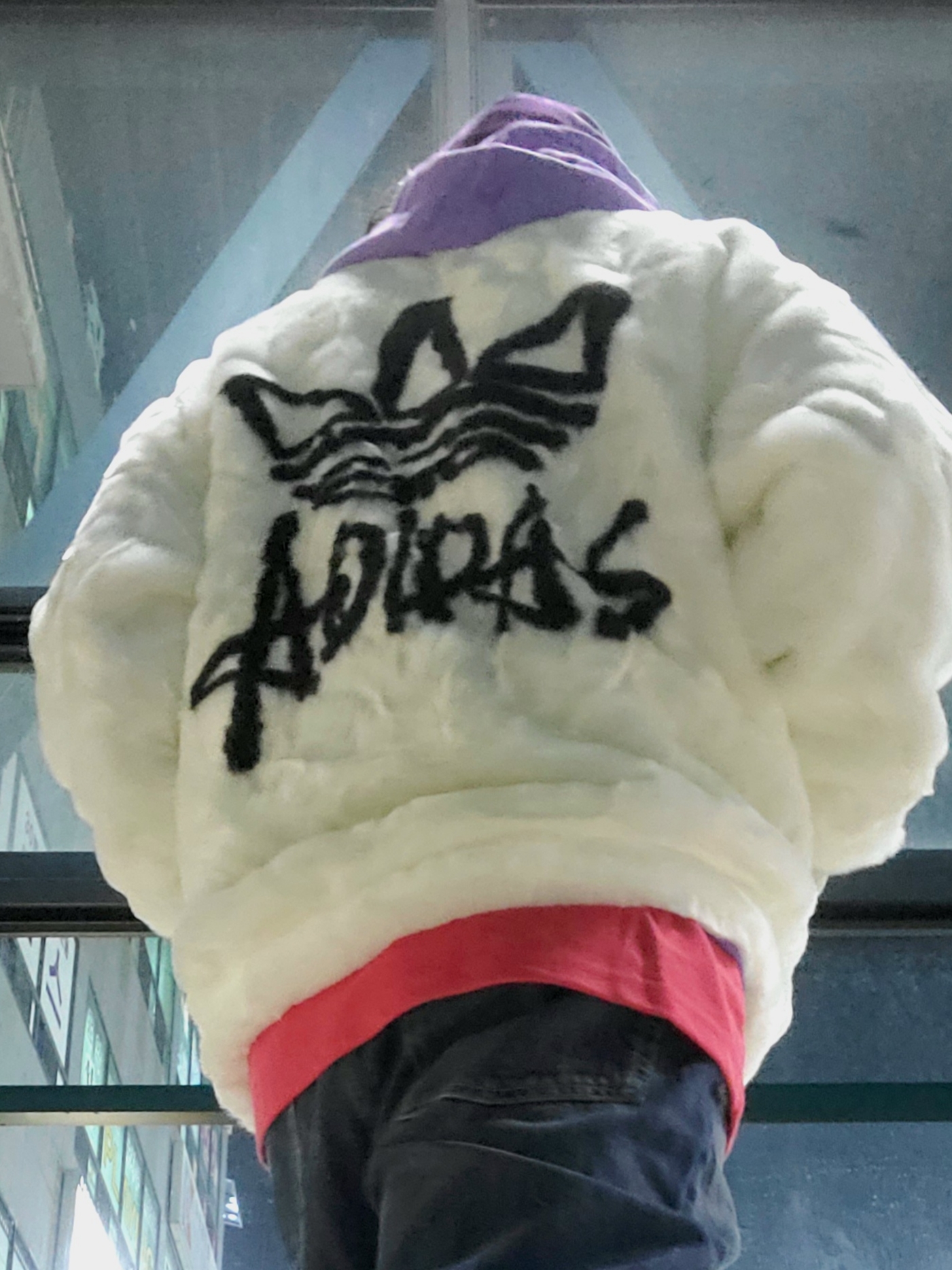 Adidas New Fur Jacket Off White - KR Sizing, Adidas x Atmos Adimatic Glory Purple 착용 스타일 - 3