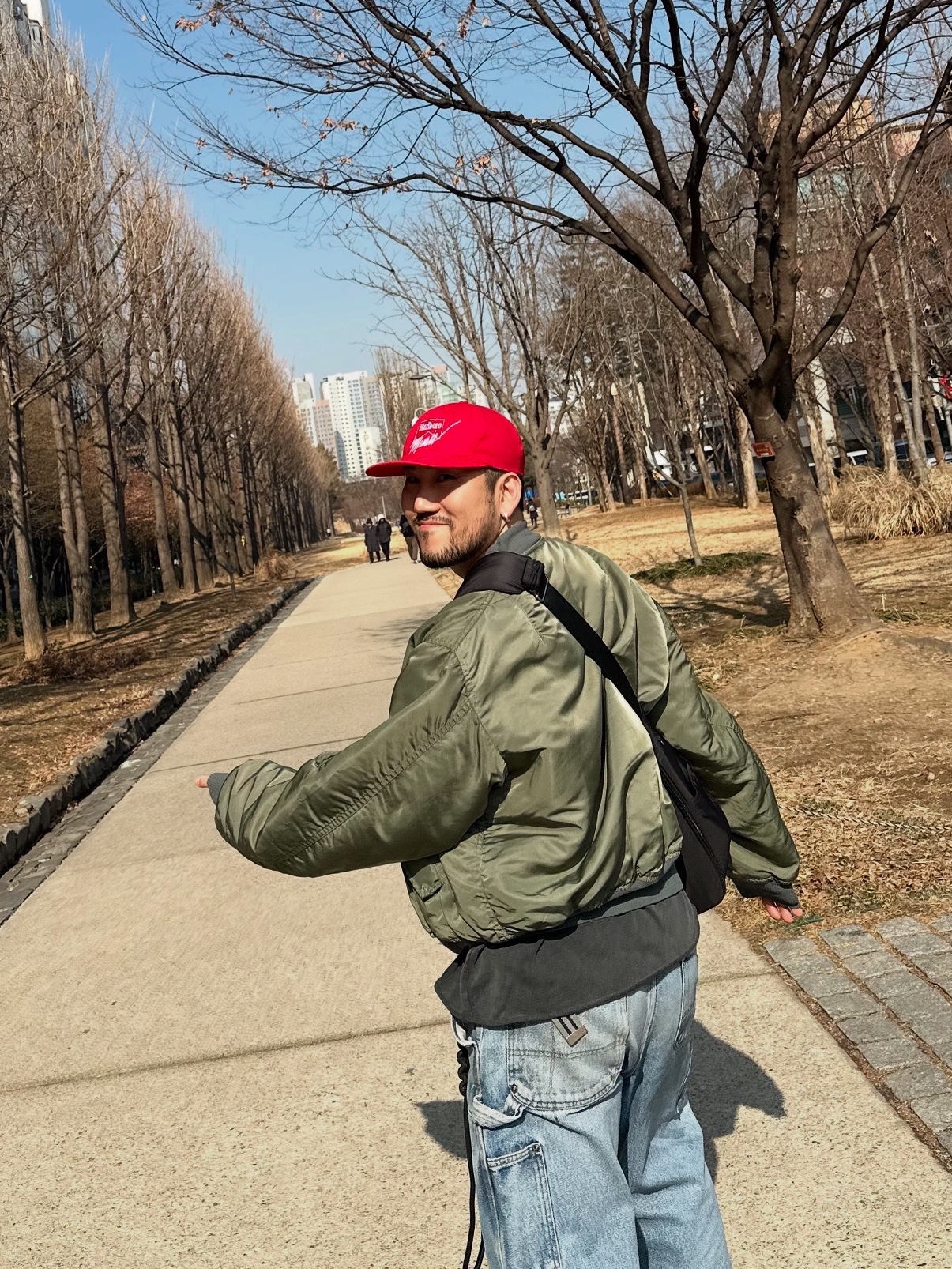 슈프림 립스탑 키체인 오렌지 - 24SS, 메종 미하라 야스히로 피터슨 OG 솔 캔버스 로우 스니커즈 블랙 착용 스타일 - 3