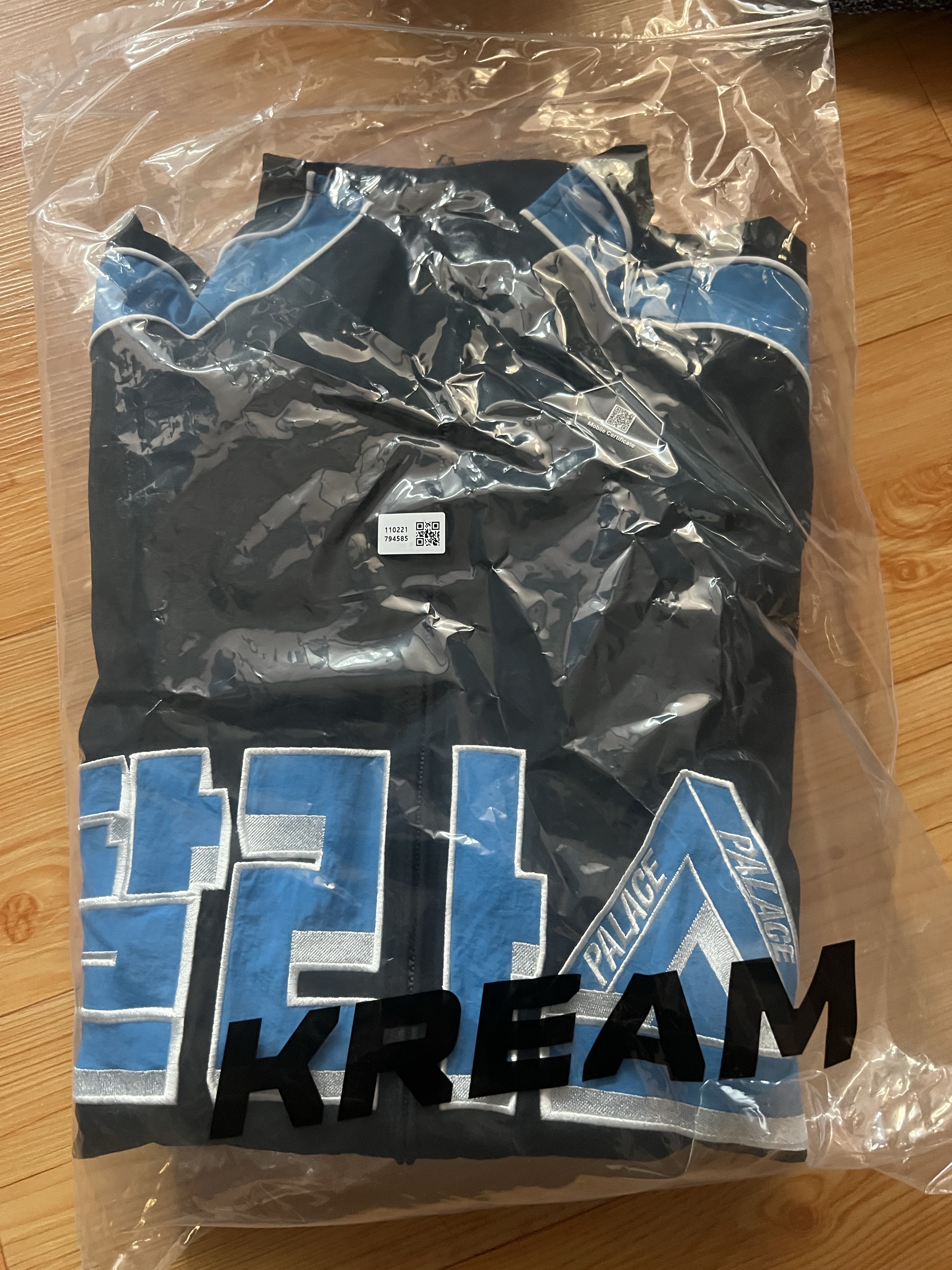 Palace Seoul 2 Seoul Track Jacket Black Blue - 25SS 착용 스타일