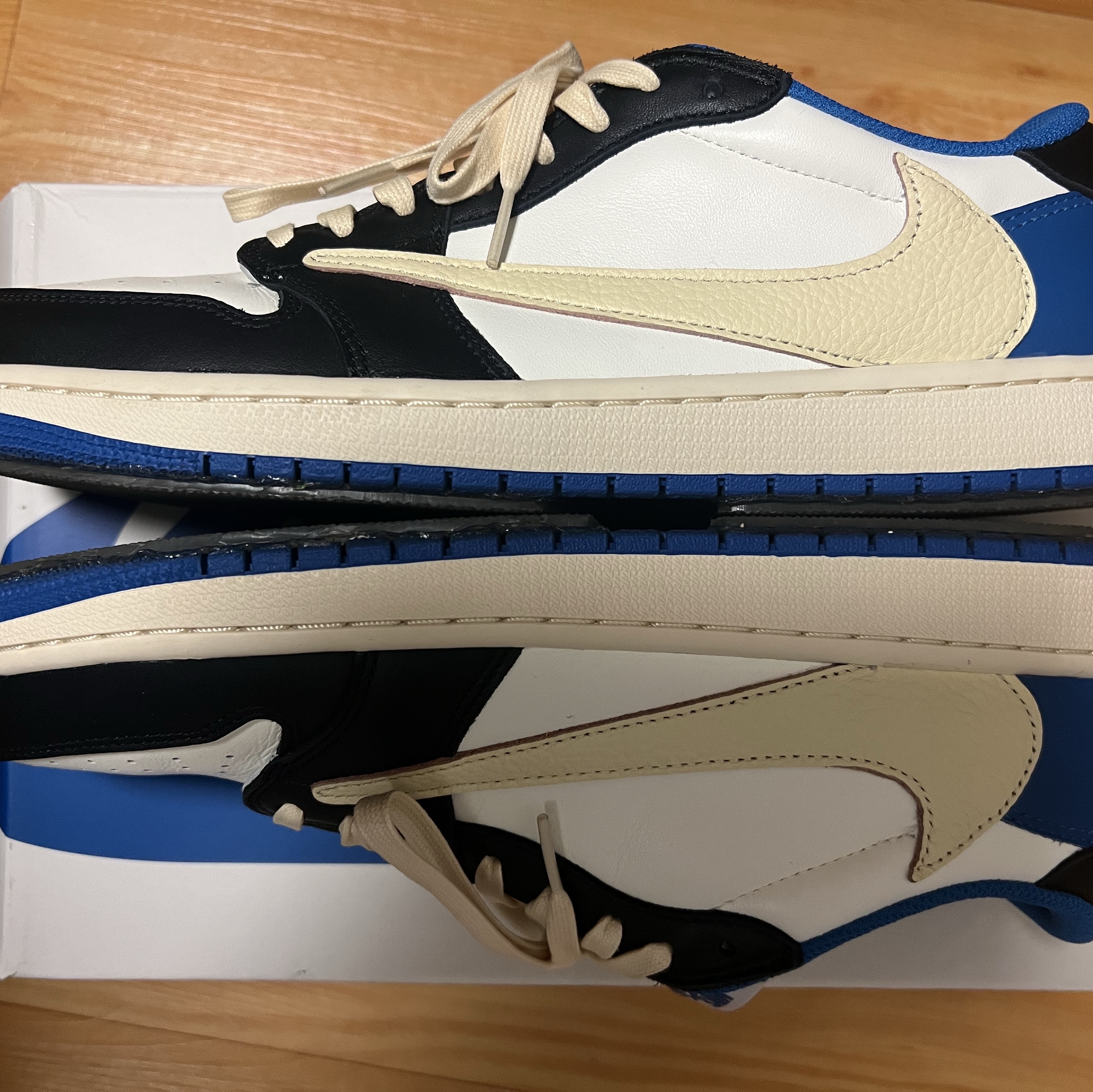 Jordan 1 x Travis Scott x Fragment Retro Low OG SP Military Blue 착용 스타일 - 4