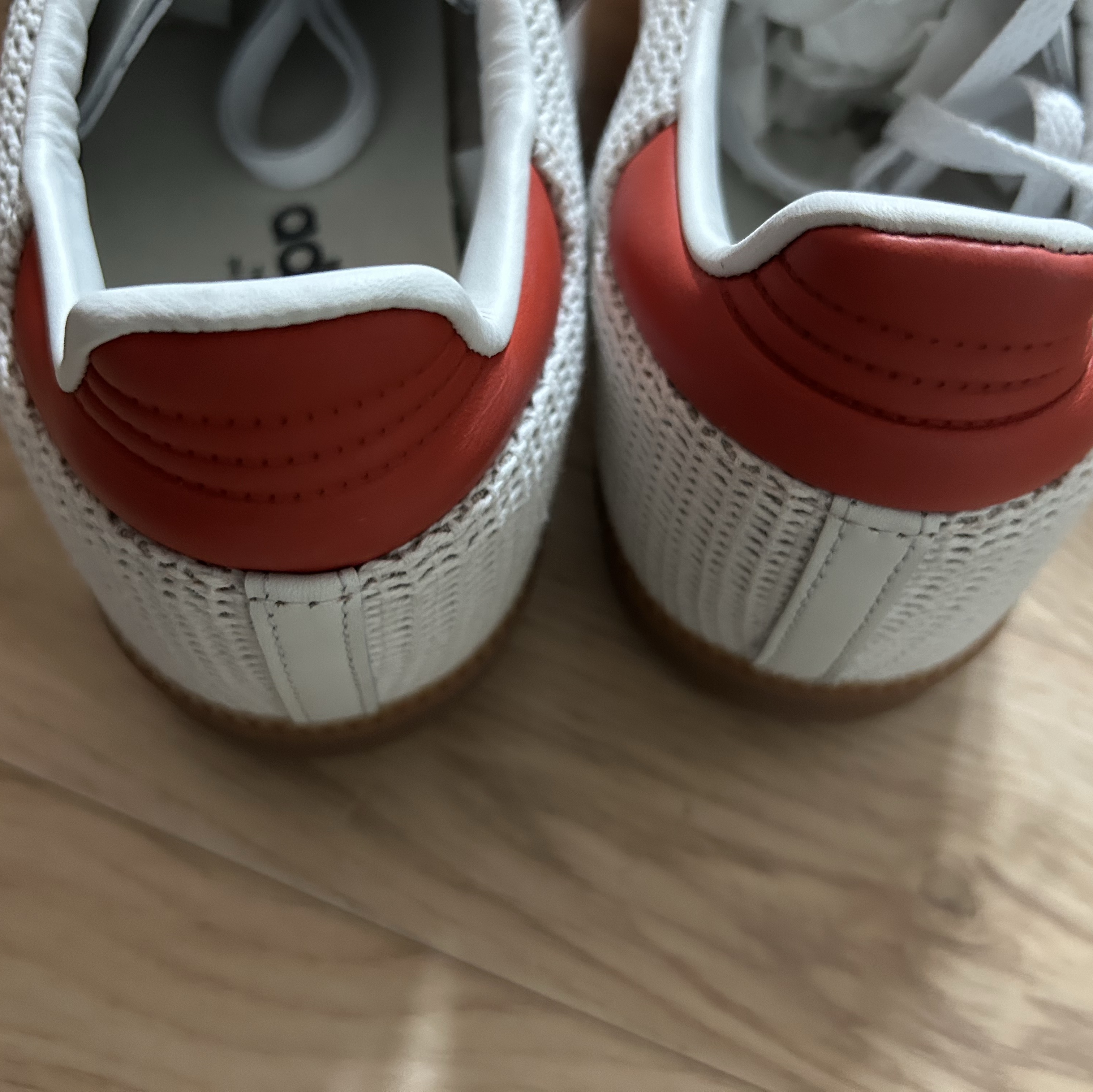 Adidas Samba OG Crystal White Preloved Red 착용 스타일