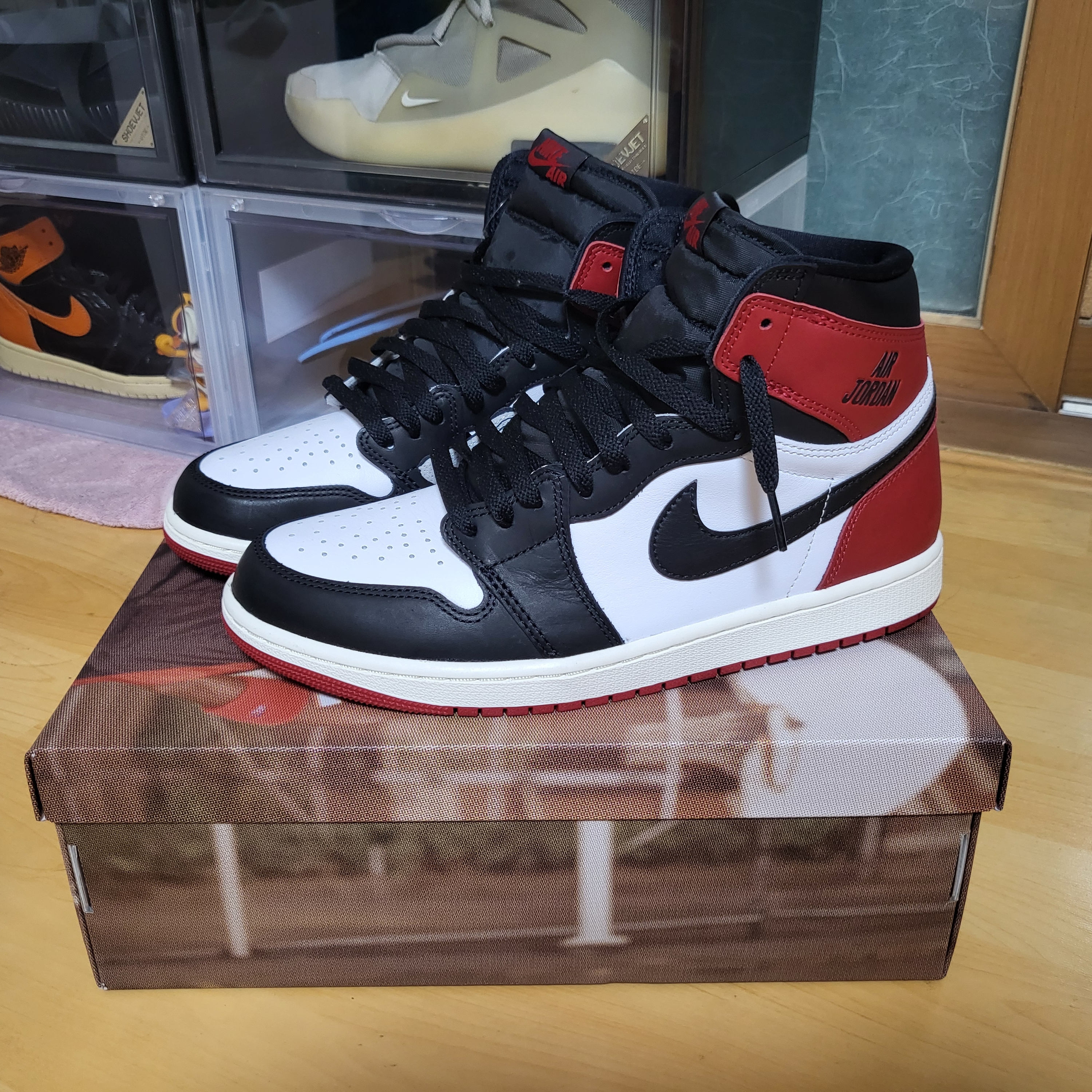 Jordan 1 Retro High OG Black Toe, Jordan 1 Retro High Shattered Backboard 3.0 착용 스타일 - 1