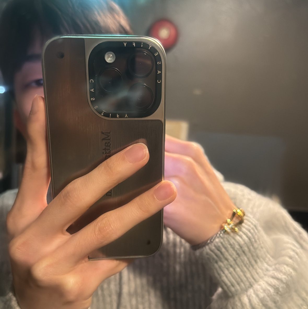 Louis Vuitton LV Trainer Sneakers Monogram Denim Black, Casetify x Matin Kim iPhone Signature Magsafe Mirror Case Silver 착용 스타일 - 2