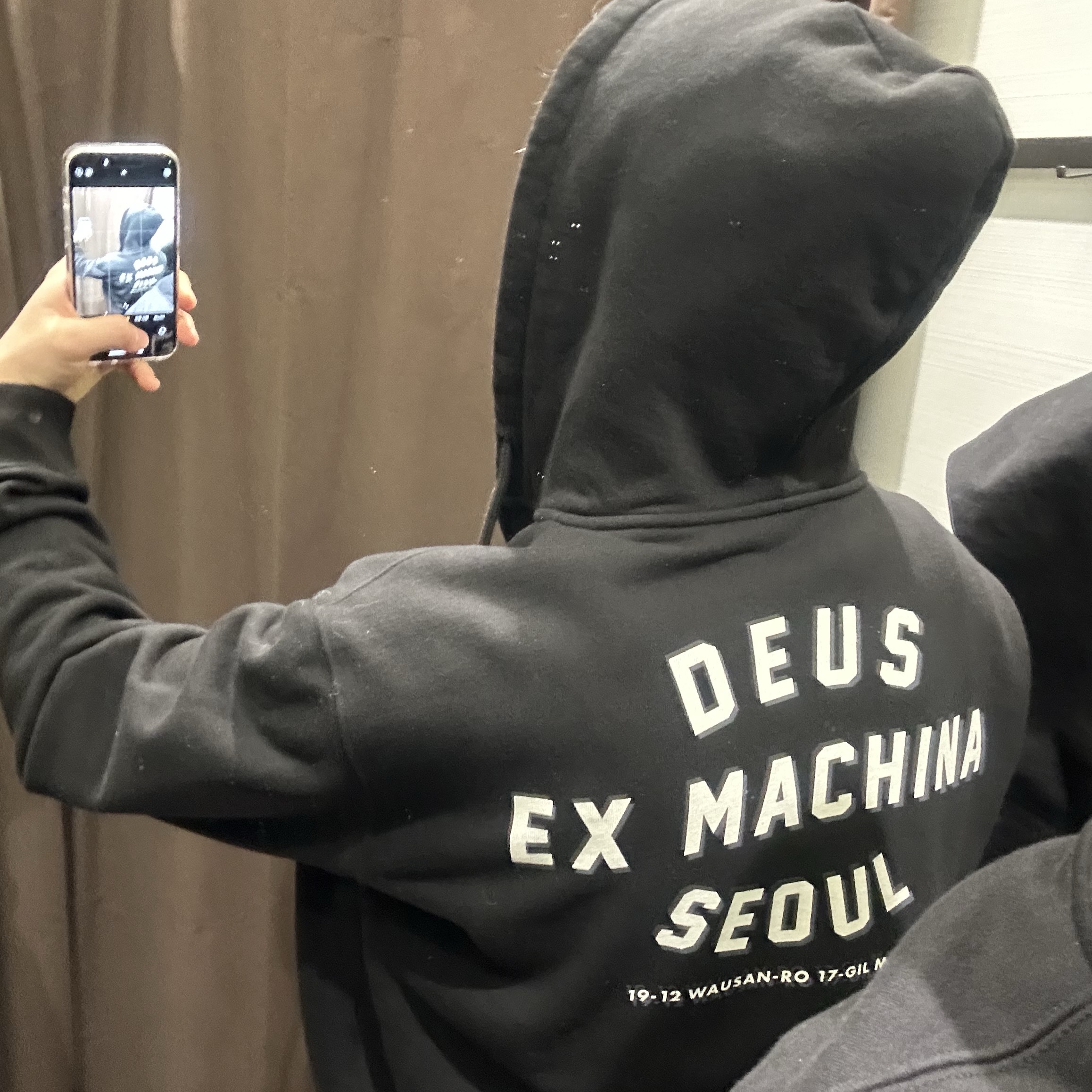 Deus Ex Machina Seoul College Hooded Jacket Black 착용 스타일 - 1
