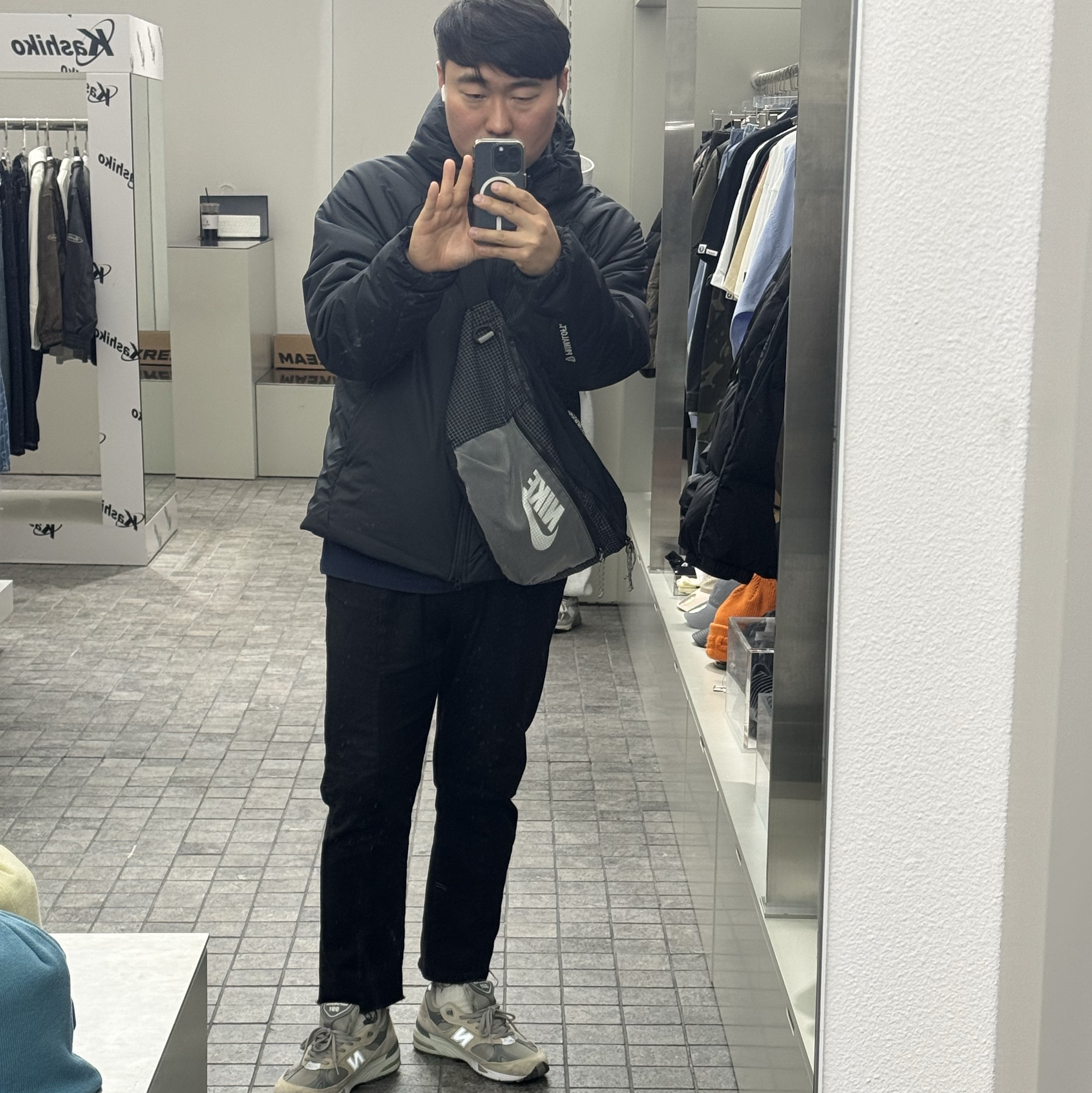 New Balance 991 Made in UK Grey, Nike ACG Rope De Dope Primaloft Therma-Fit Jacket Black Summit White - Asia 착용 스타일 - 1