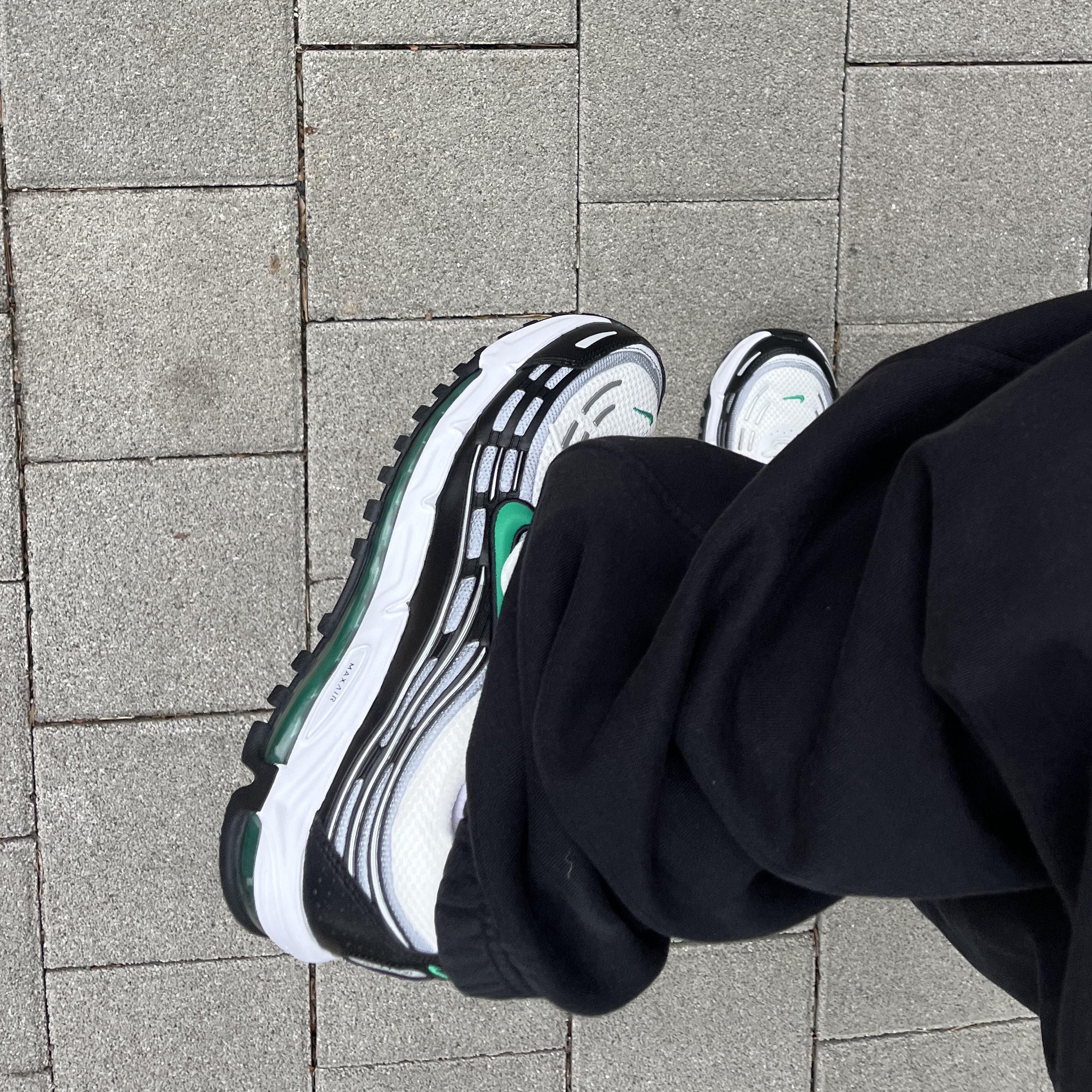 Nike Air Max TL 2.5 Black and Metallic Silver 착용 스타일