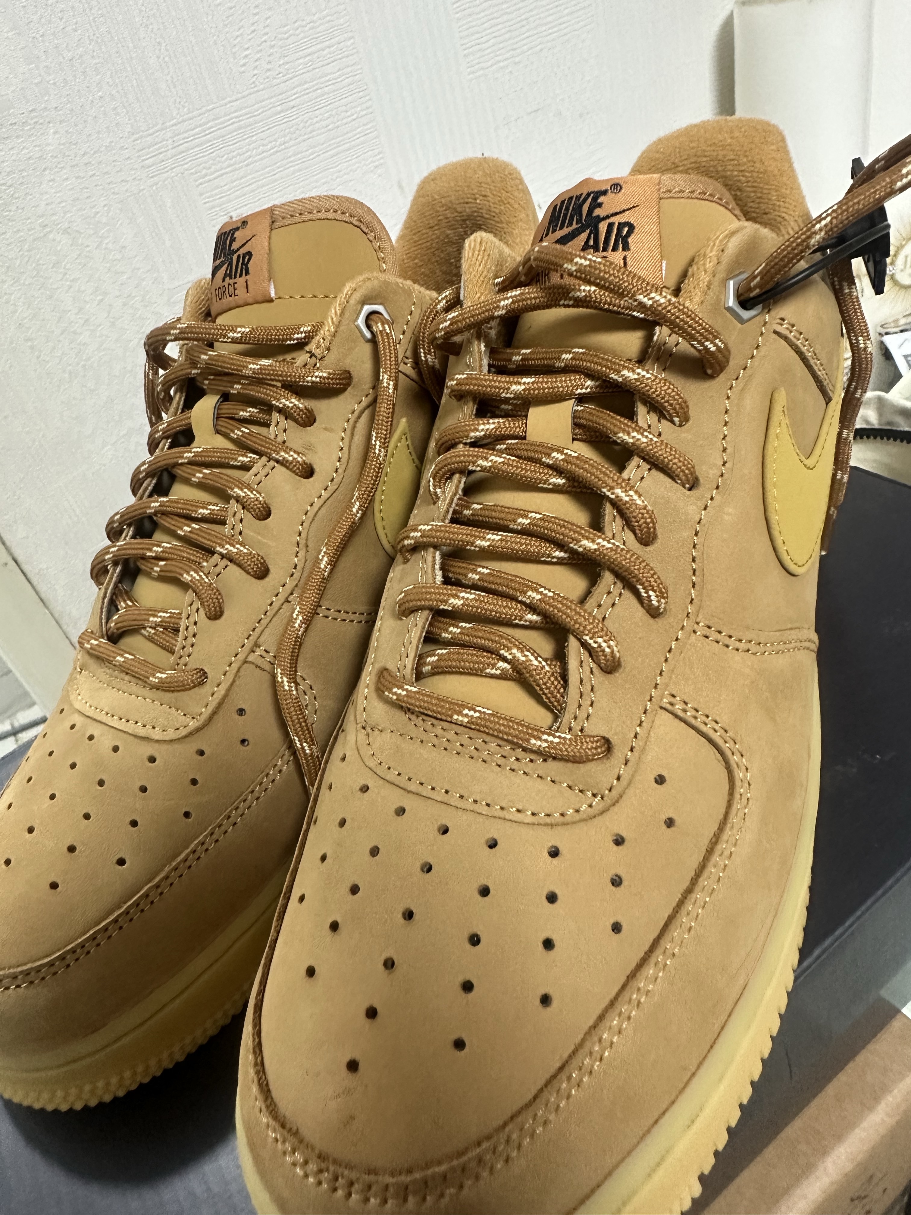 Nike Air Force 1 '07 WB Flax 착용 스타일