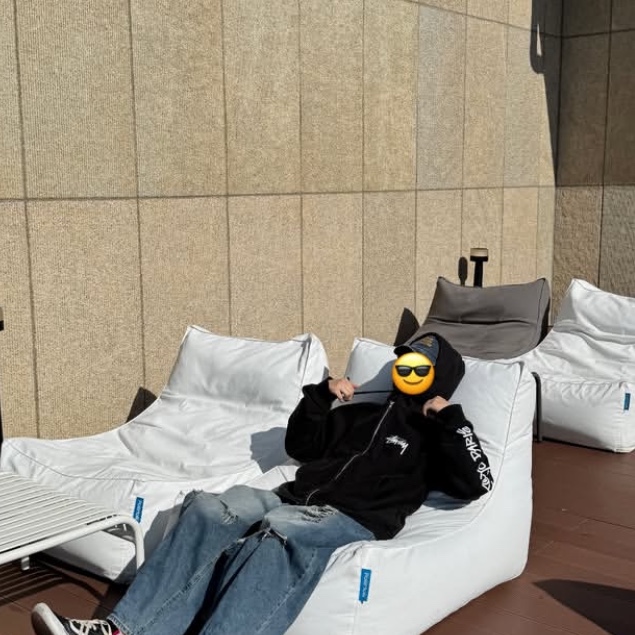 Stussy Big Cities Zip Hoodie Black 착용 스타일