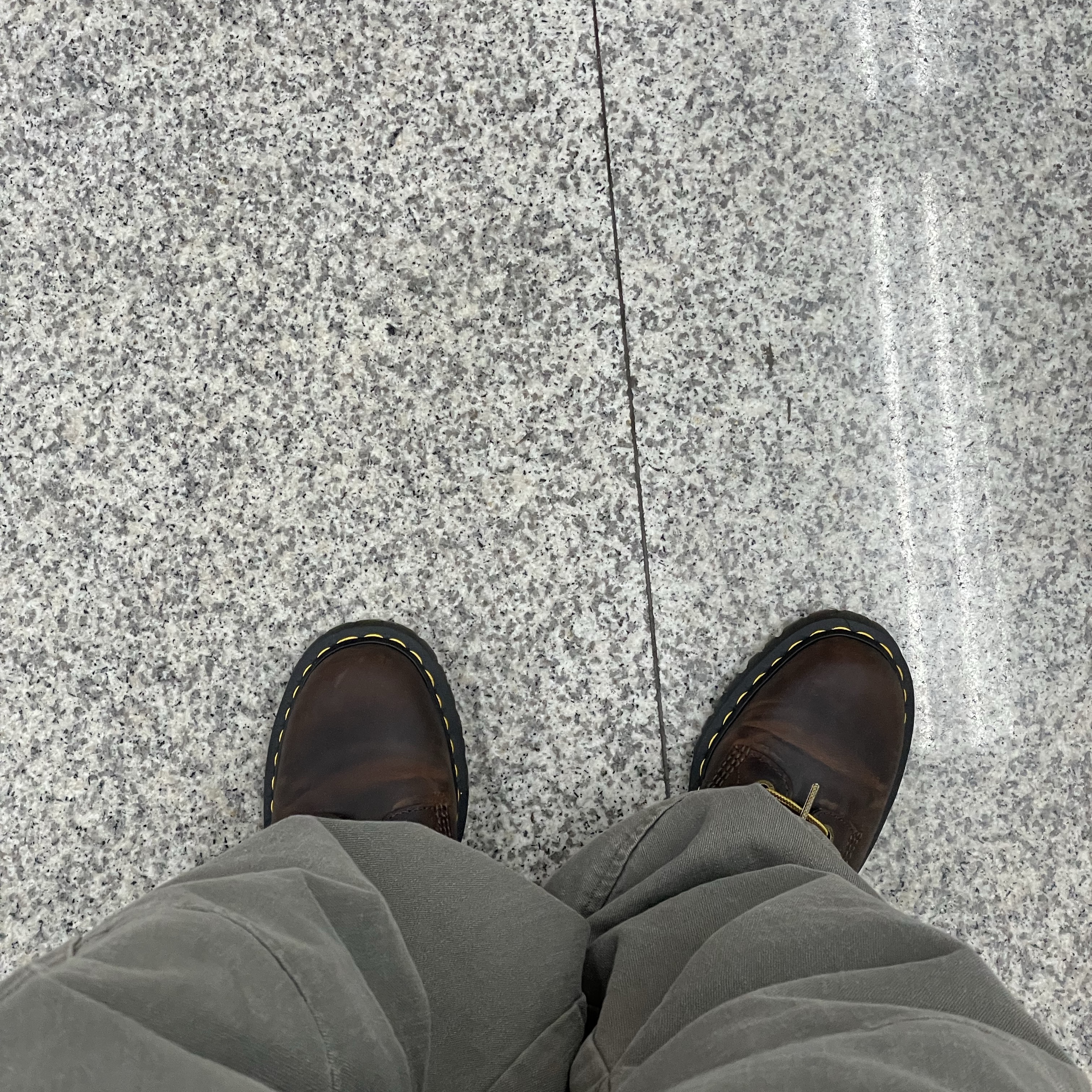 Dr. Martens x Thisisneverthat 1460 Waxed Full Grain Brown 착용 스타일