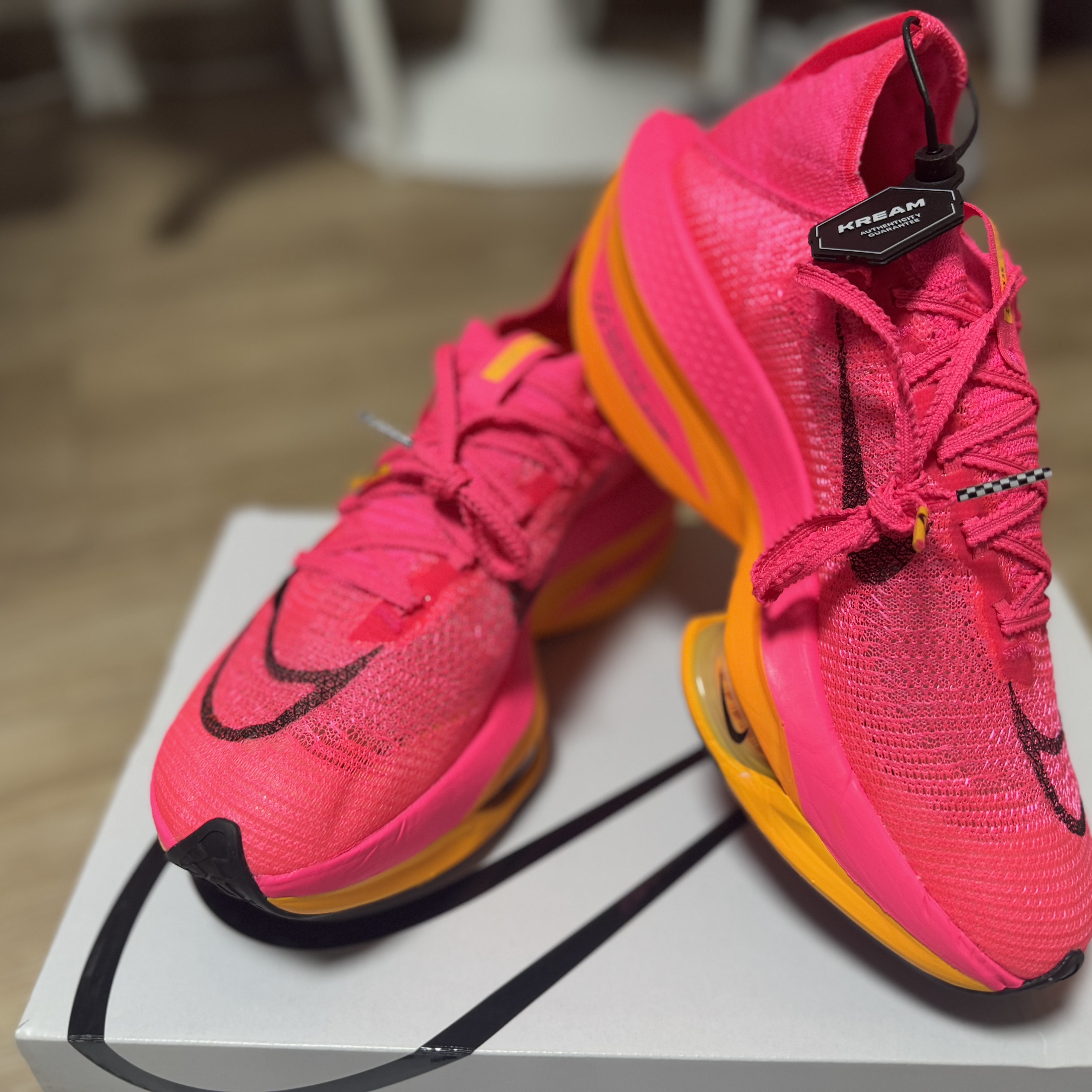 Nike Air Zoom Alphafly Next% 2 Hyper Pink 착용 스타일 - 2