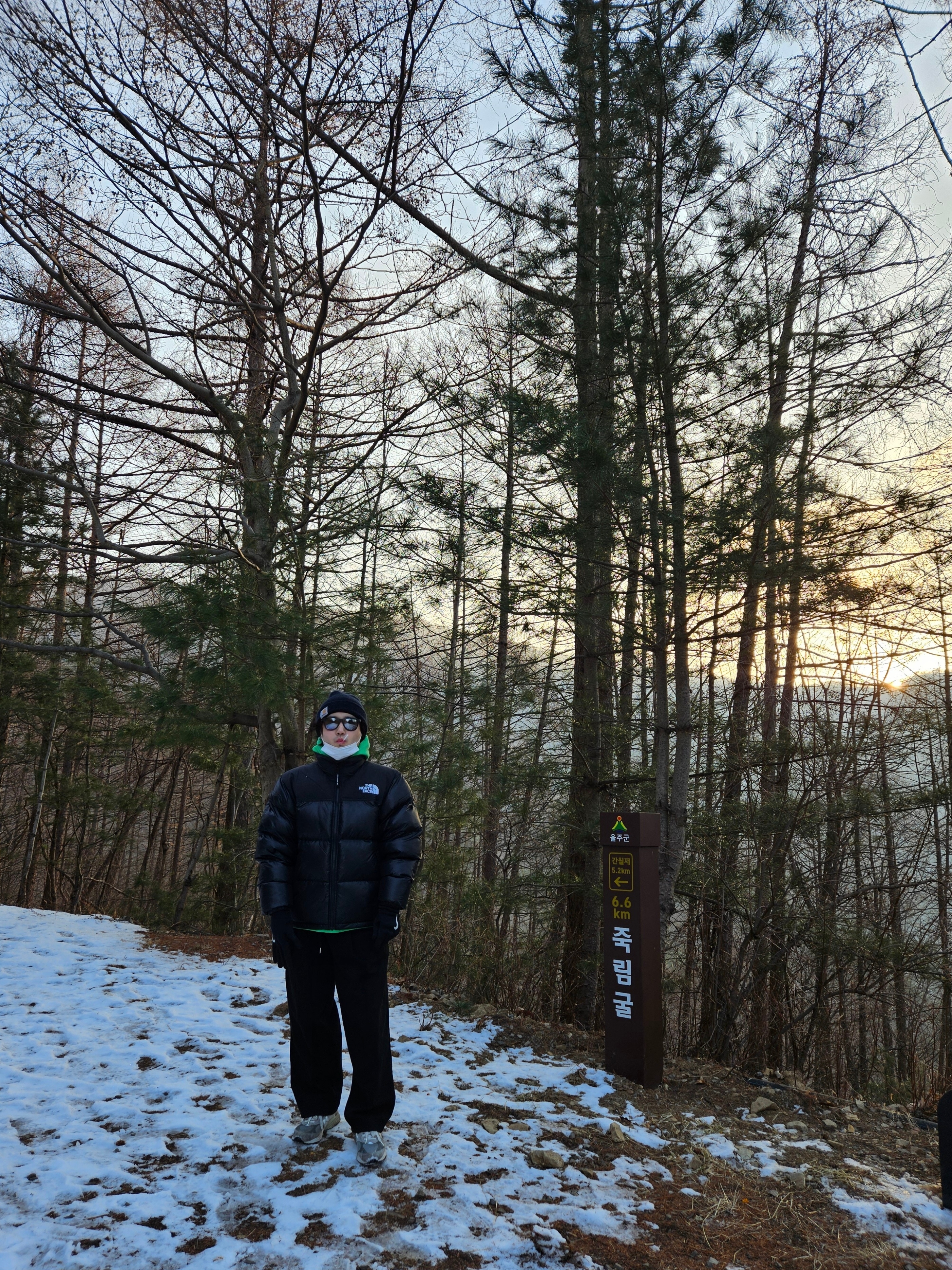 노스페이스 온 볼 자켓 블랙 착용 스타일 - 1