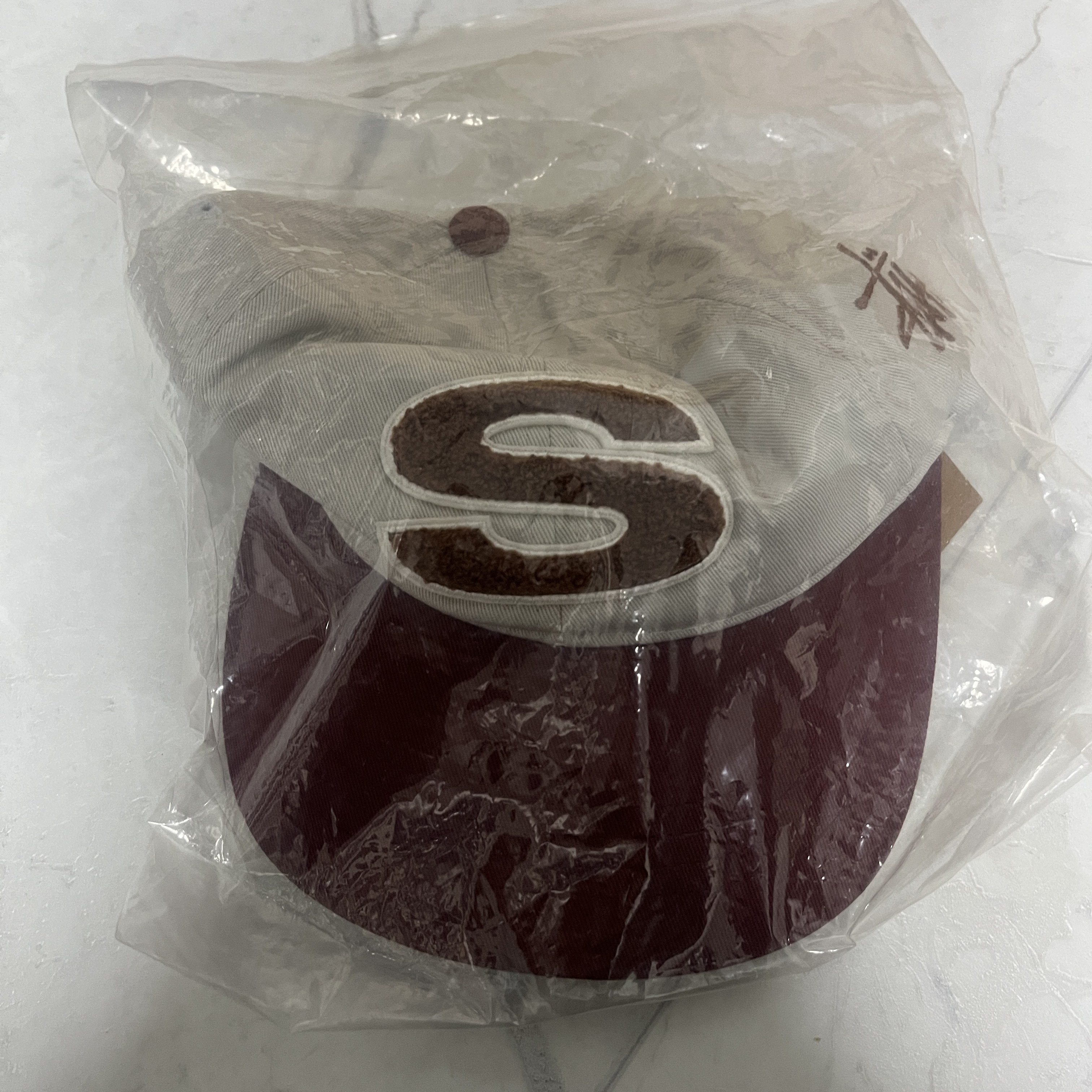 Stussy Chenille S Low Pro Cap Smoke 착용 스타일