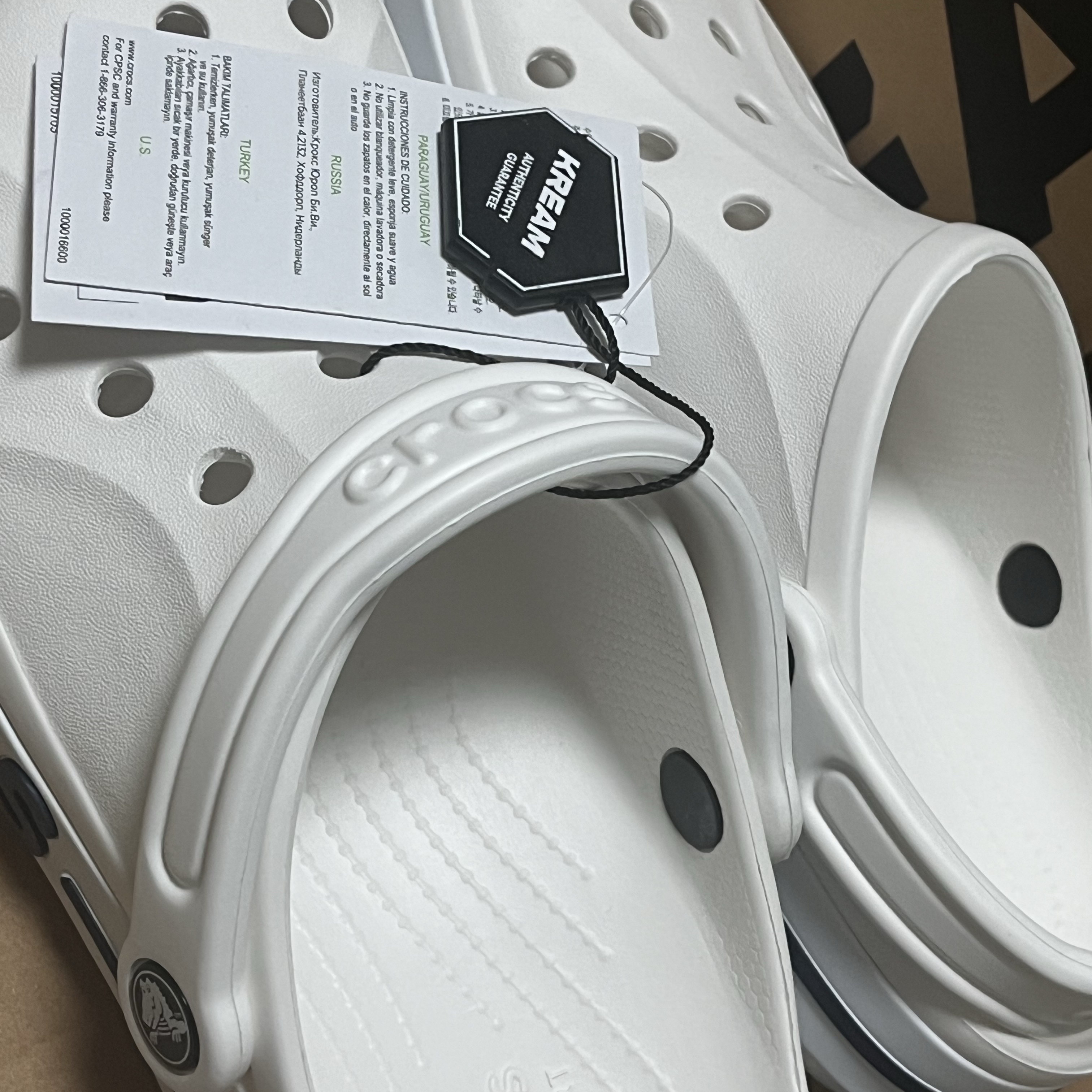 Crocs Bayaband Clog White Navy 착용 스타일