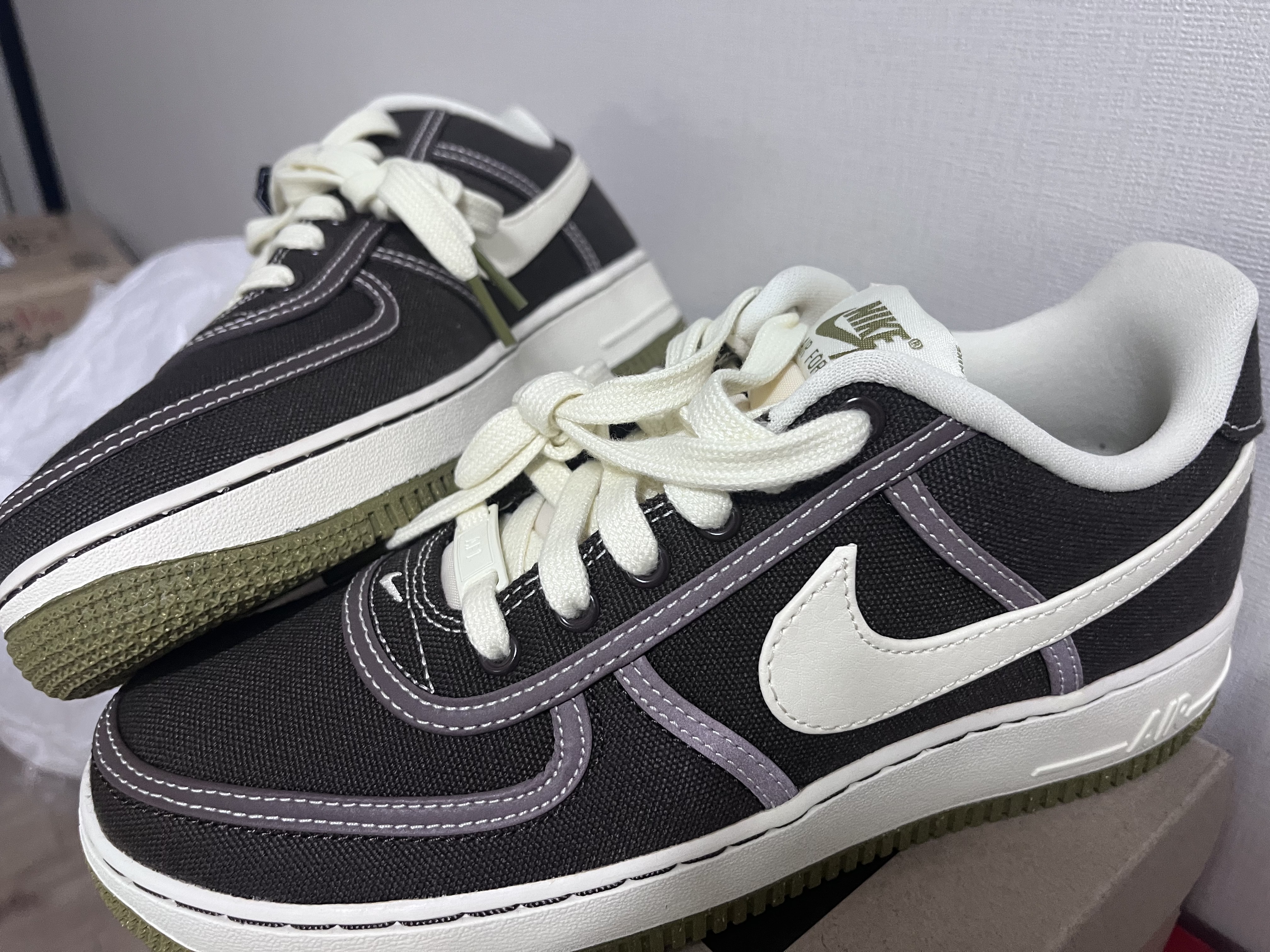 Nike Air Force 1 '07 PRM Baroque Brown Coconut Milk 착용 스타일
