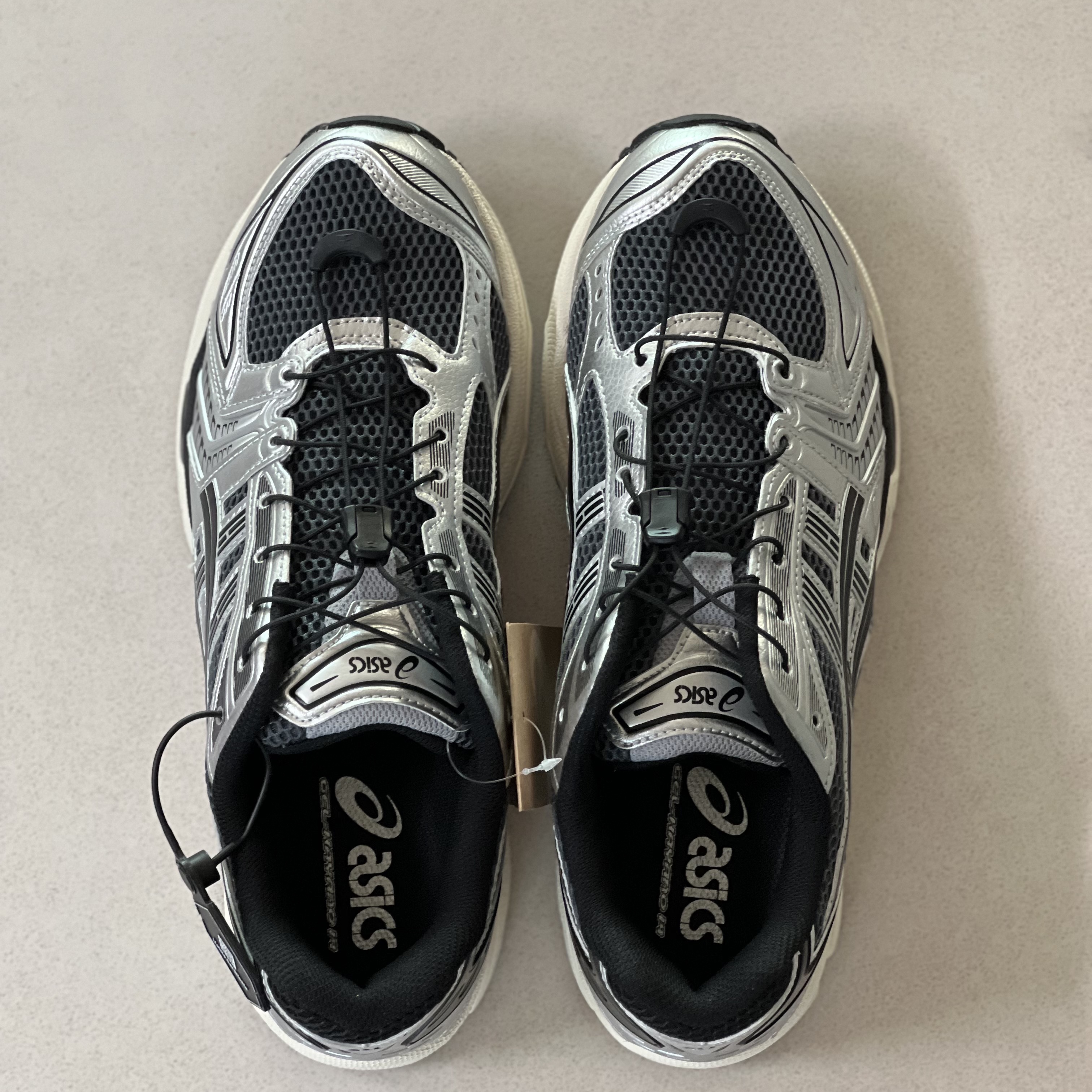 Asics Unlimited Gel-Kayano 14 Carrier Grey Black 착용 스타일 - 2