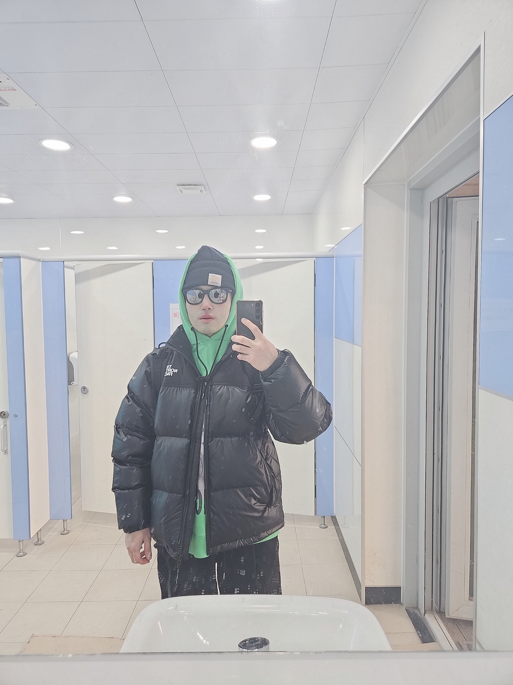 노스페이스 온 볼 자켓 블랙 착용 스타일 - 4