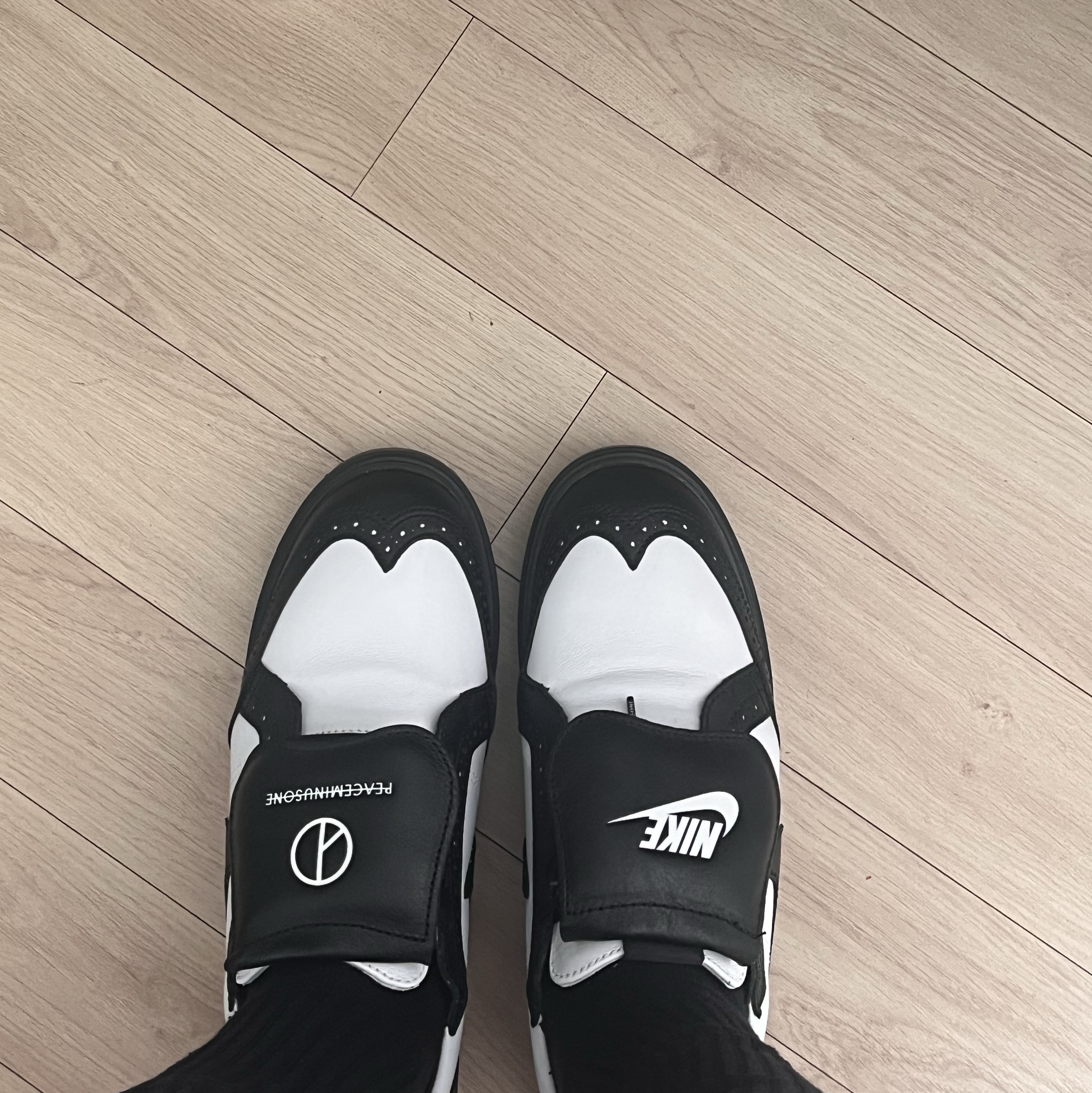 Nike x Peaceminusone Kwondo1 Black and White 착용 스타일 - 3