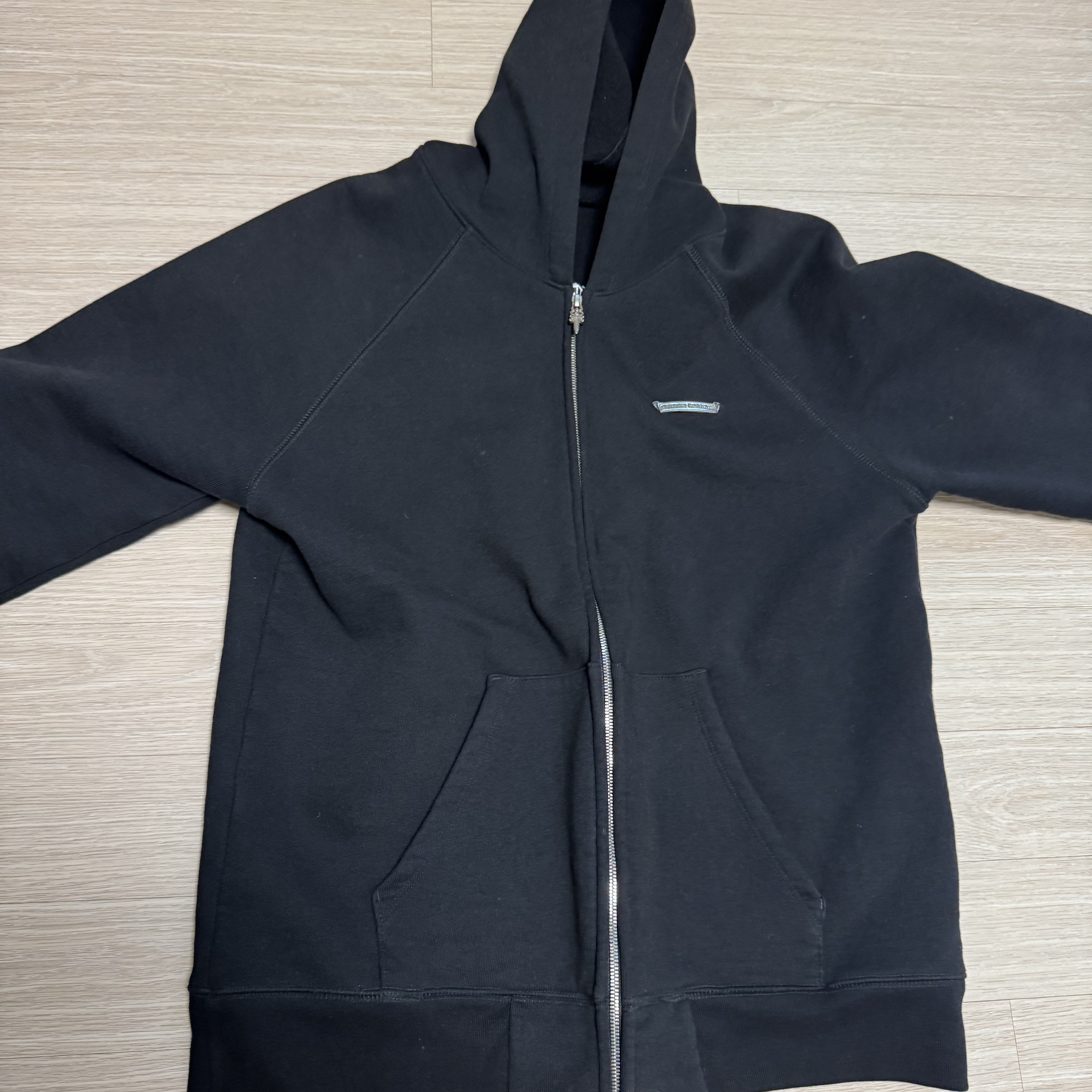 Chrome Hearts Cemetery Hollywood Fleece Zip-Up Hoodie Black, Supreme x Stone Island Painted Camo Crinkle Down Jacket Coral - 20FW 착용 스타일 - 1