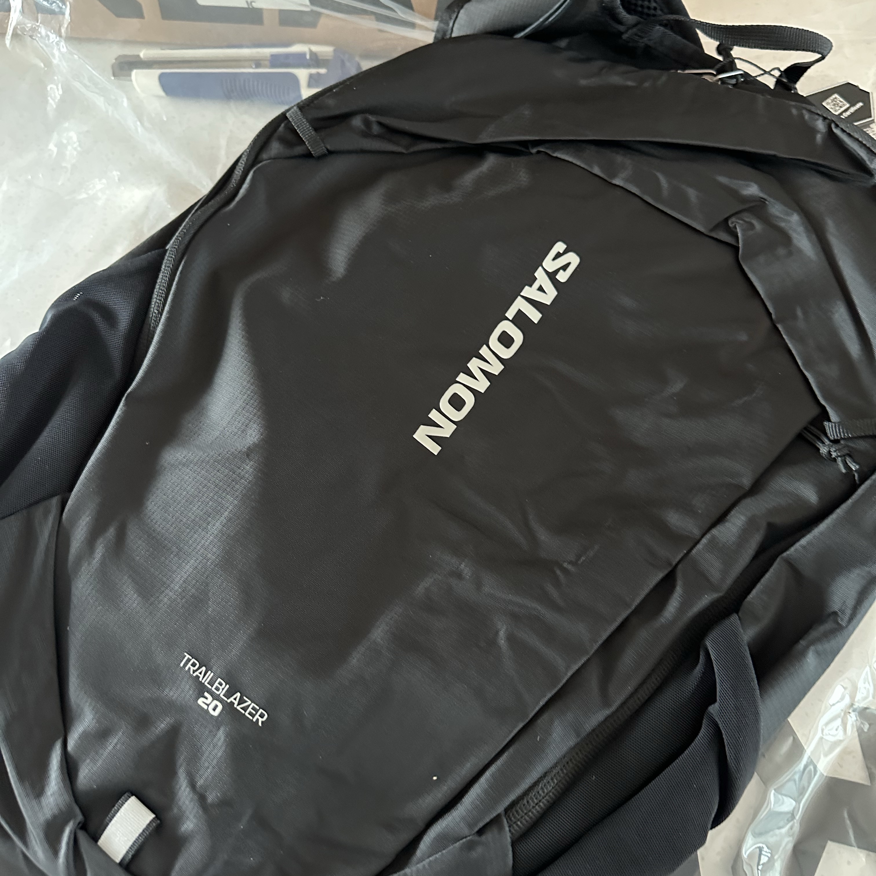 Salomon Trailblazer 20 Black 착용 스타일 - 1