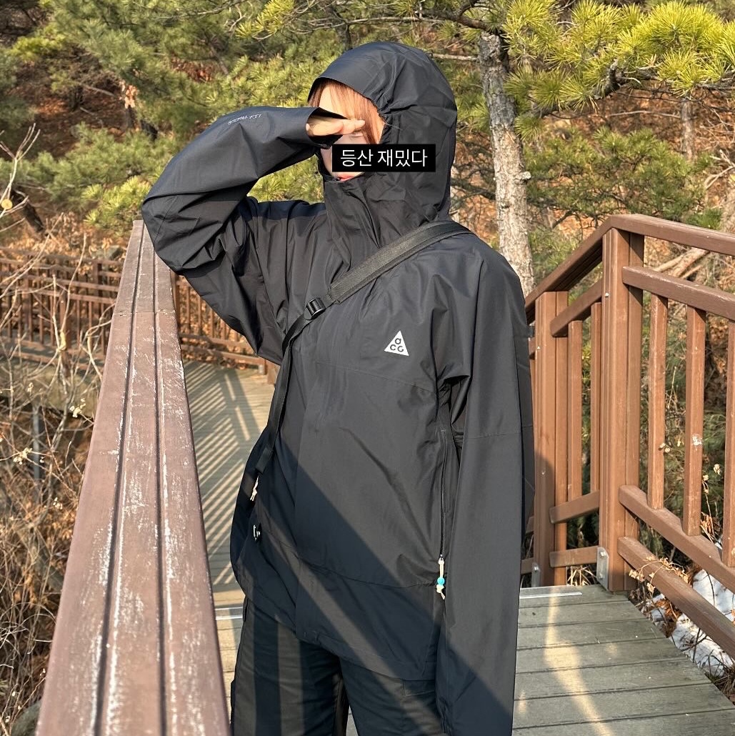 Nike ACG Storm-Fit ADV Cascade Rains Full Zip Jacket Black - Asia 착용 스타일