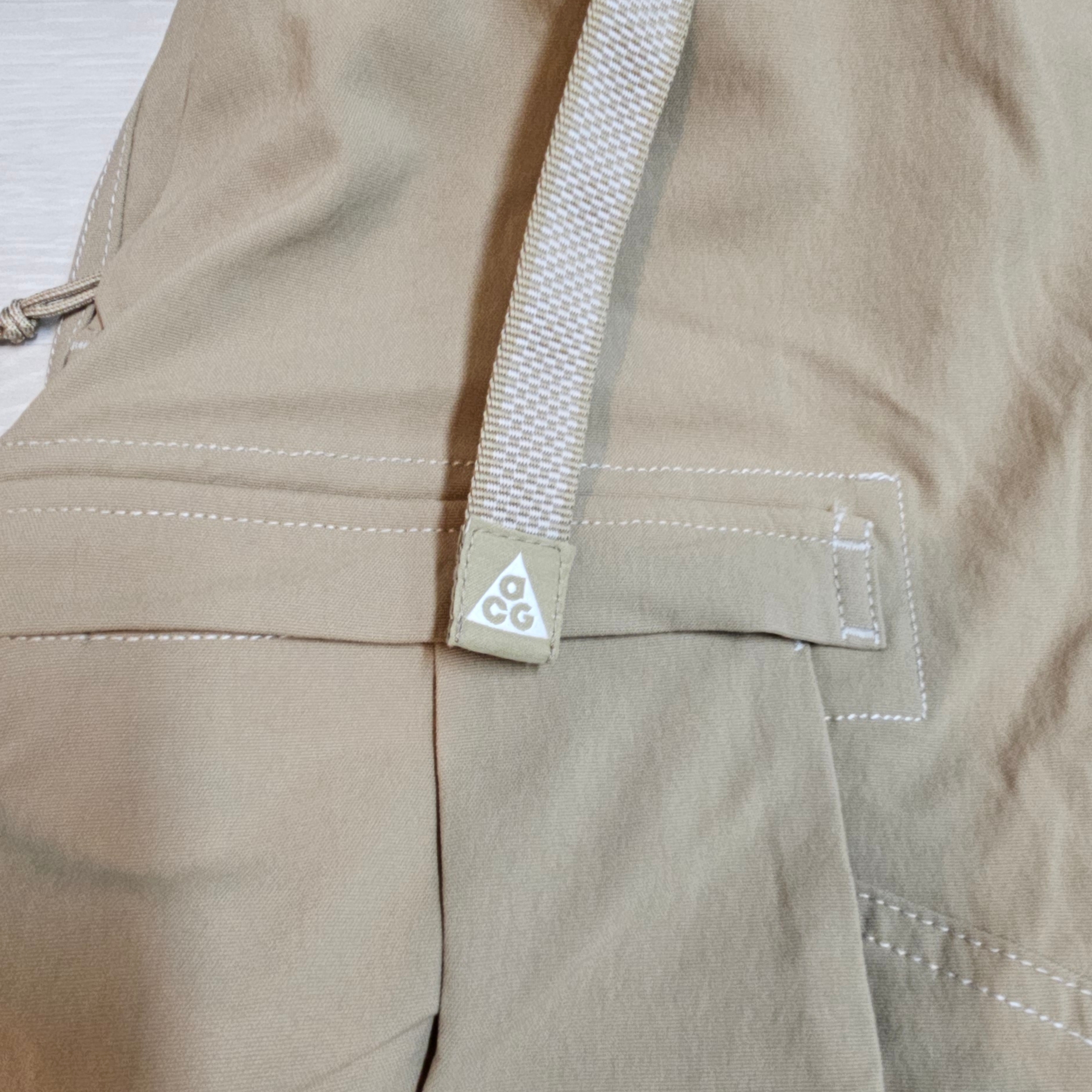 Nike ACG Smith Summit Cargo Pants Khaki Iron Ore - Asia, Nike ACG Mountain Fly Low Gore-Tex SE Hazel Rush 착용 스타일 - 9