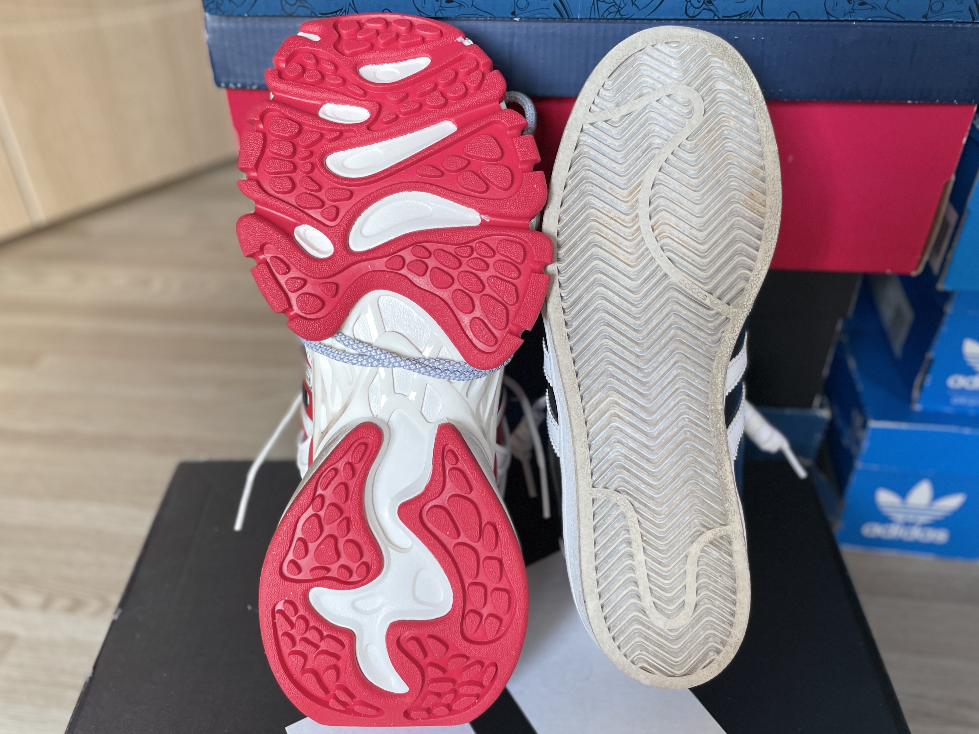 Adidas Vento XLG Deluxe Sneakers White Red 착용 스타일 - 6