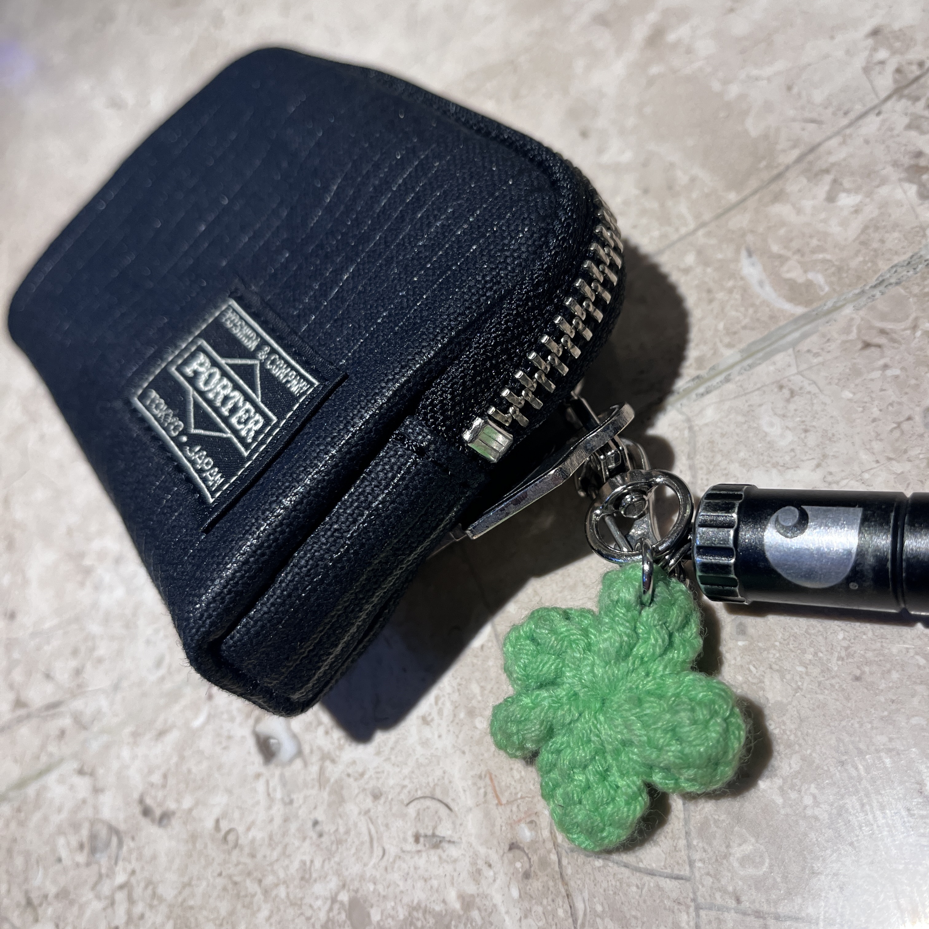 Porter Drawing Coin Key Case Black 착용 스타일