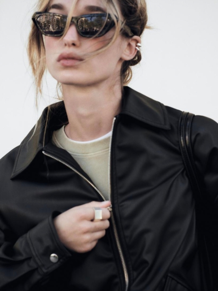 (W) Zara Faux Leather Oversized Jacket Black 착용 스타일