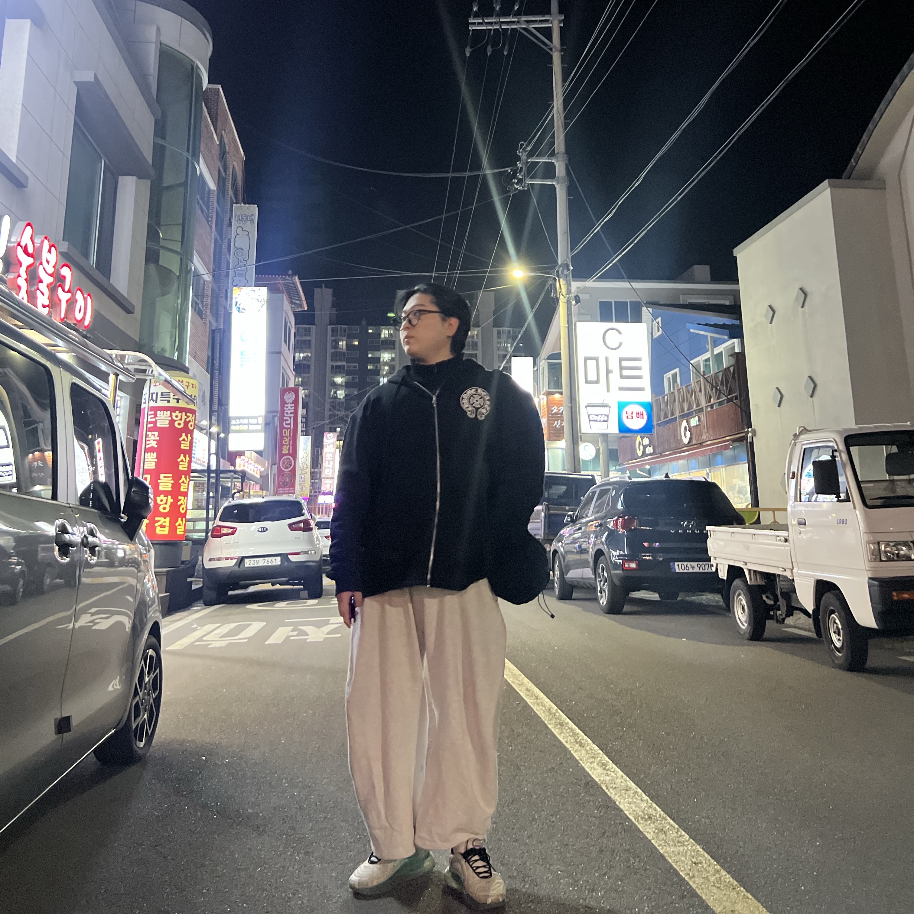 Chrome Hearts Horseshoe Hoodie Black - Tokyo Exclusive, Nike Air Max 720 White Teal 착용 스타일 - 1