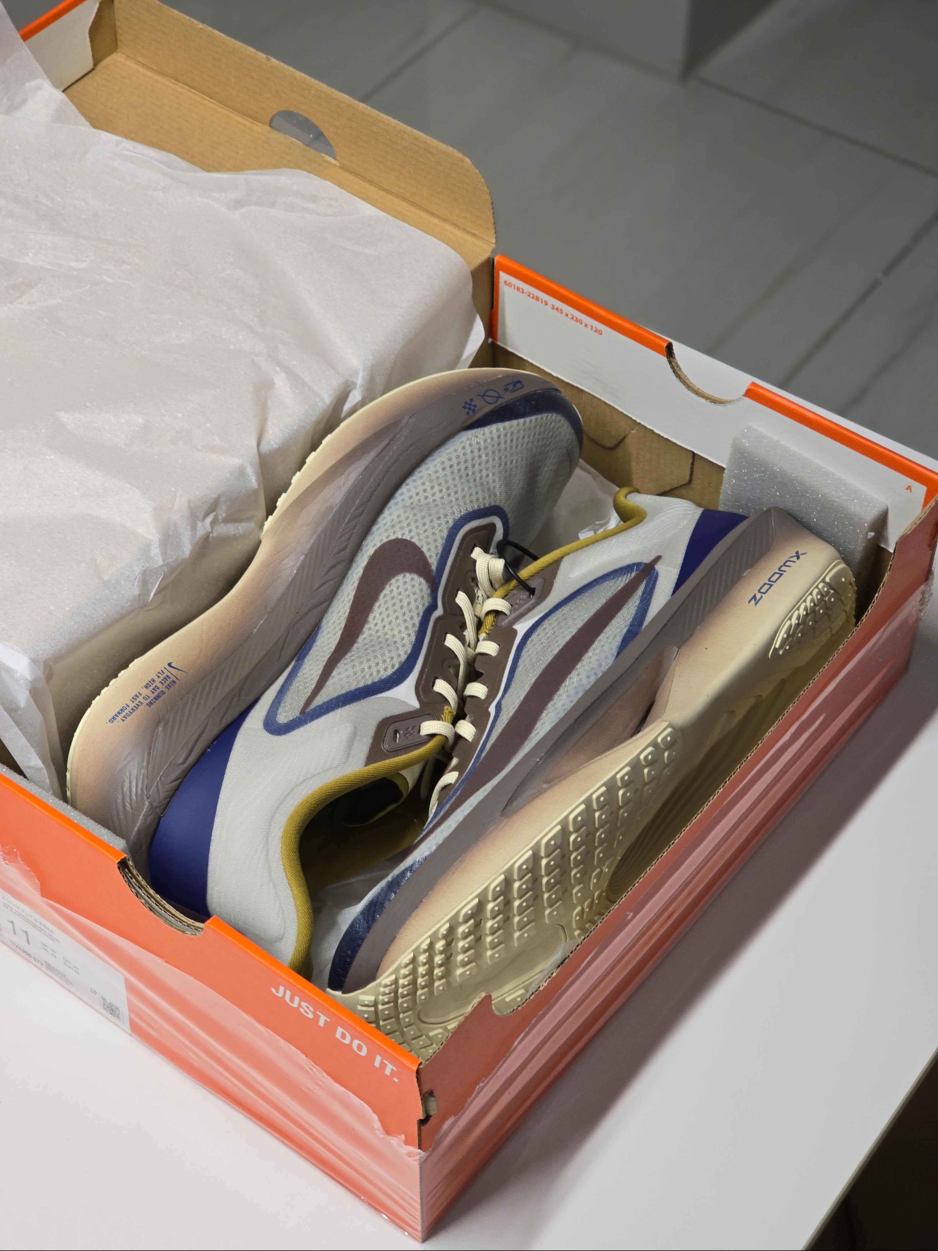 Nike Zoom Fly 6 PRM Light Bone Cave Stone 착용 스타일