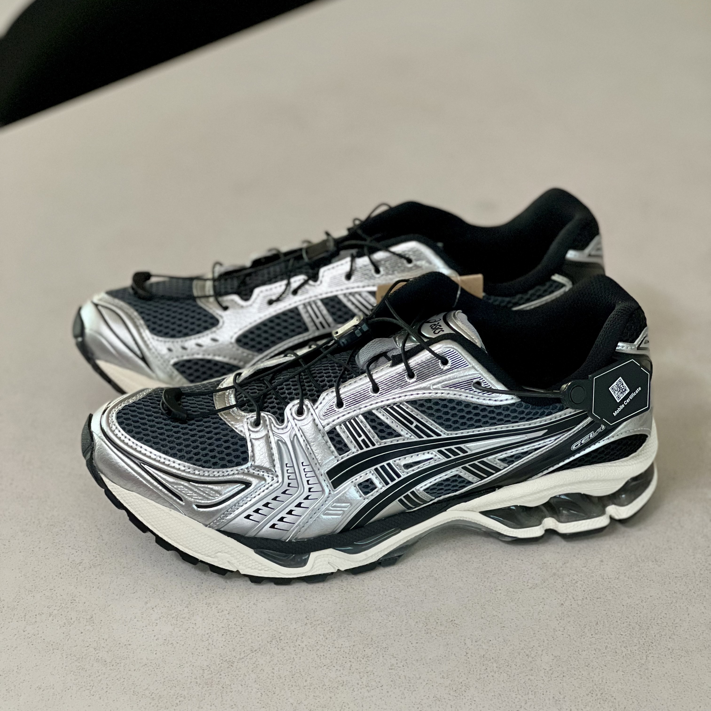 Asics Unlimited Gel-Kayano 14 Carrier Grey Black 착용 스타일 - 1