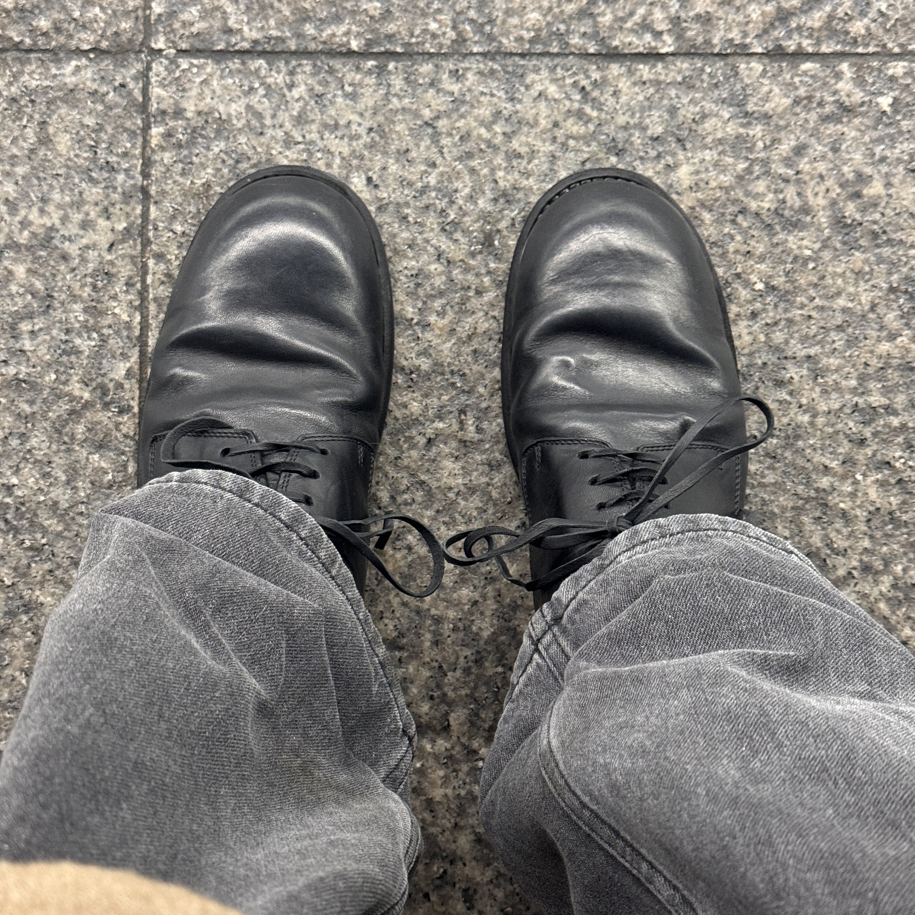 Guidi 992X Horse Full Grain Leather Derby Black 착용 스타일 - 2