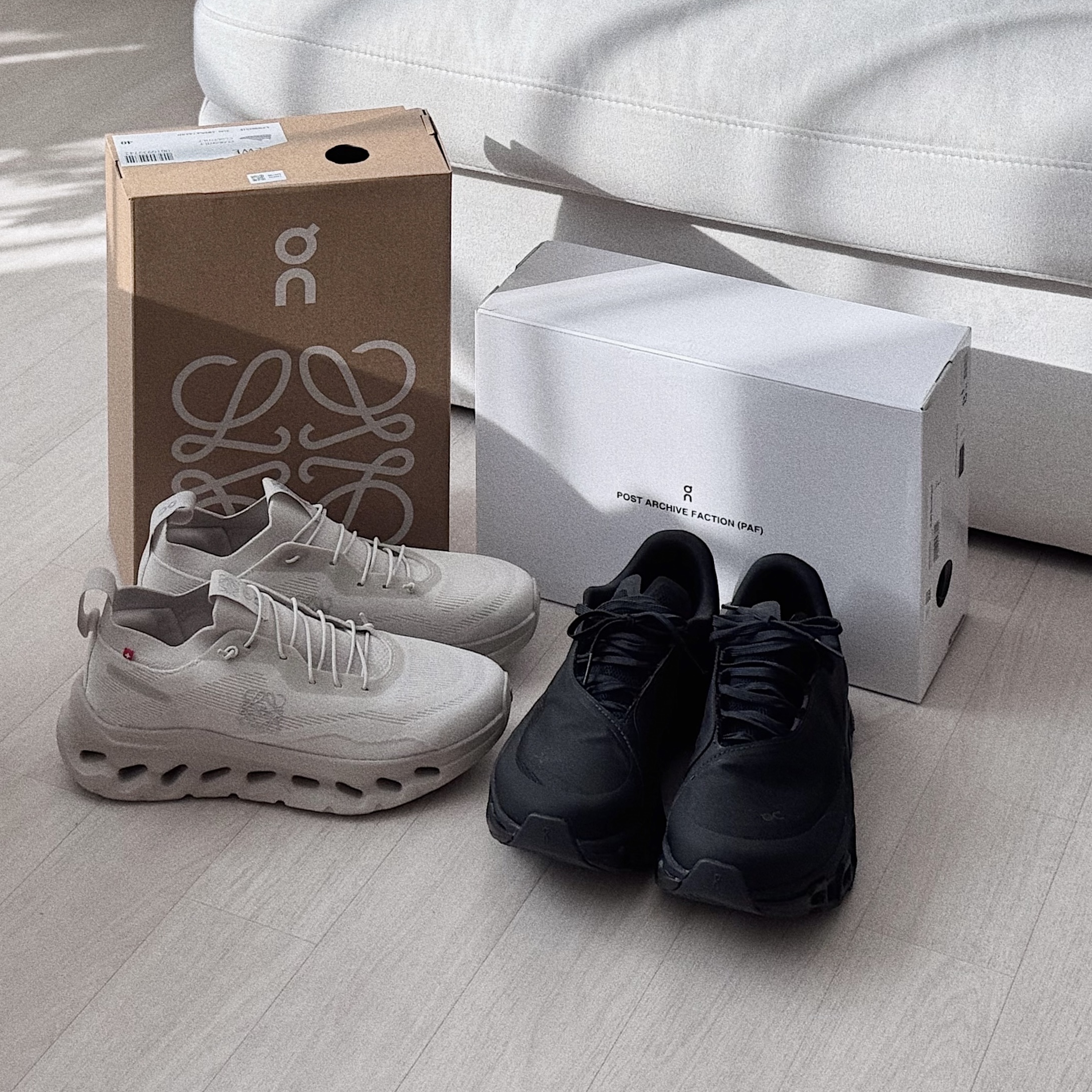 (W) Loewe x On Running Cloudtilt Sand, (W) On Running x Post Archive Faction (Paf) Cloudmonster 2 Black Magnet 착용 스타일 - 1
