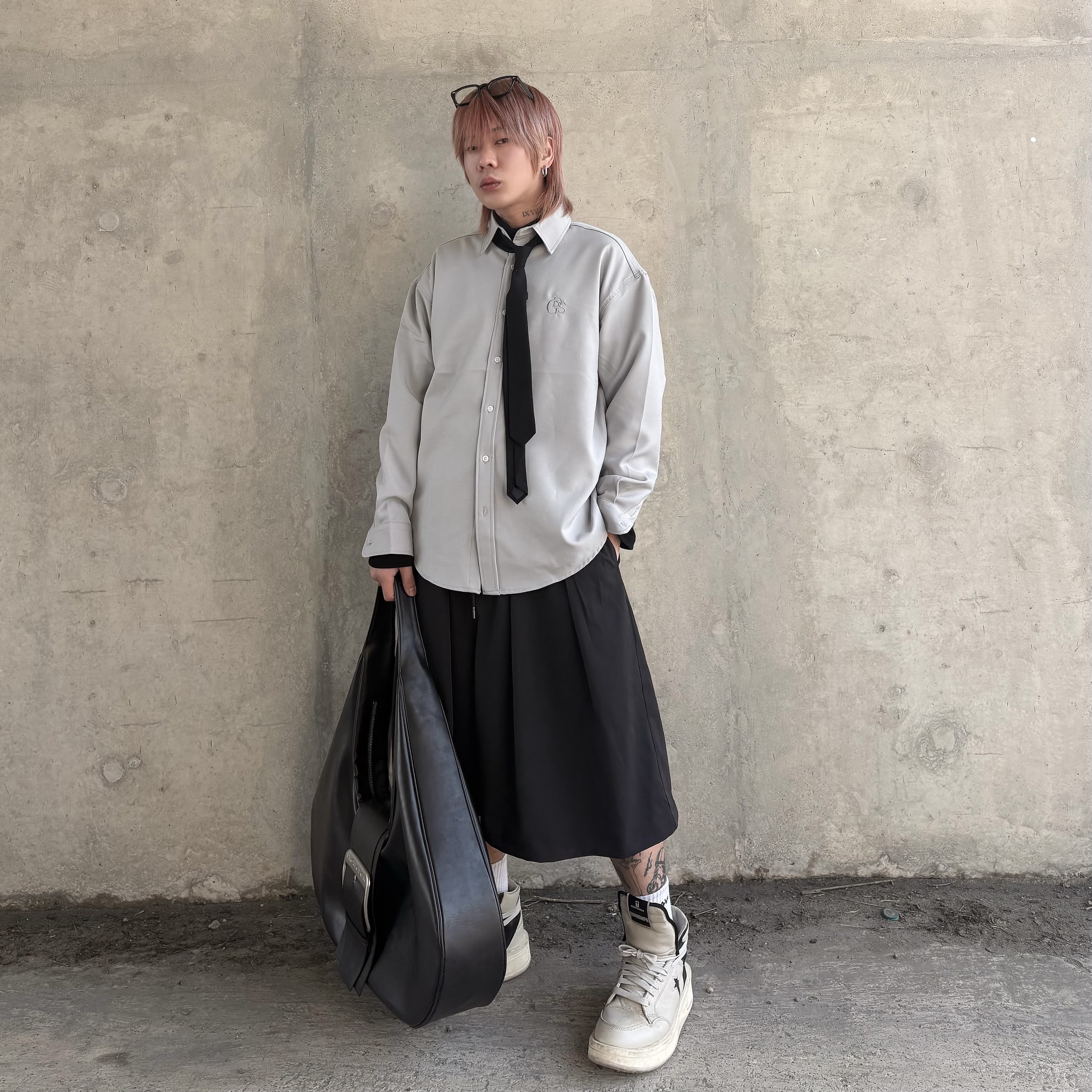 Project G/R Mega Buckle Hobo Bag Black, Converse x Drkshdw Turbowpn Pelican 착용 스타일 - 1