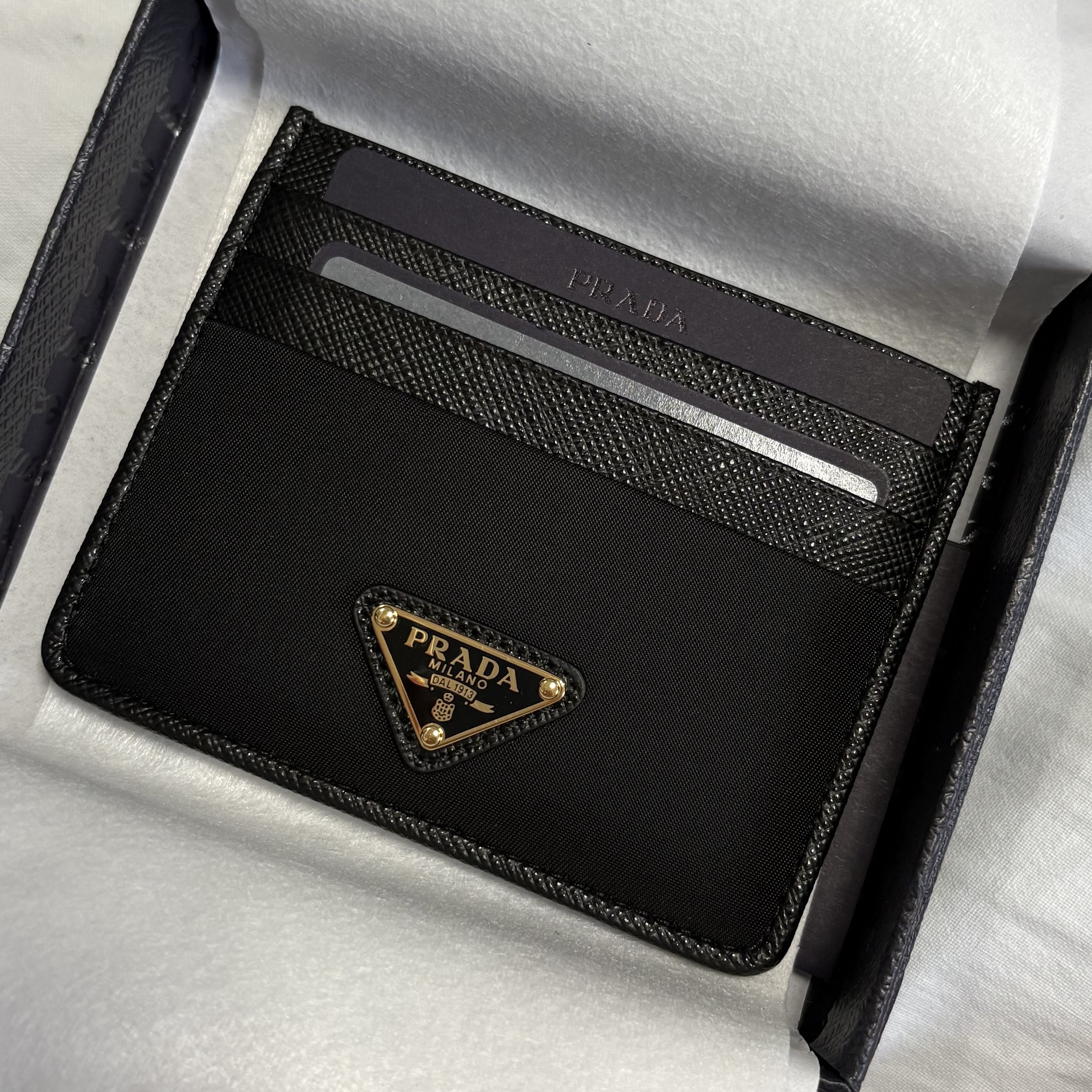 Prada Triangle Logo Re-Nylon and Saffiano Leather Card Holder Black 착용 스타일