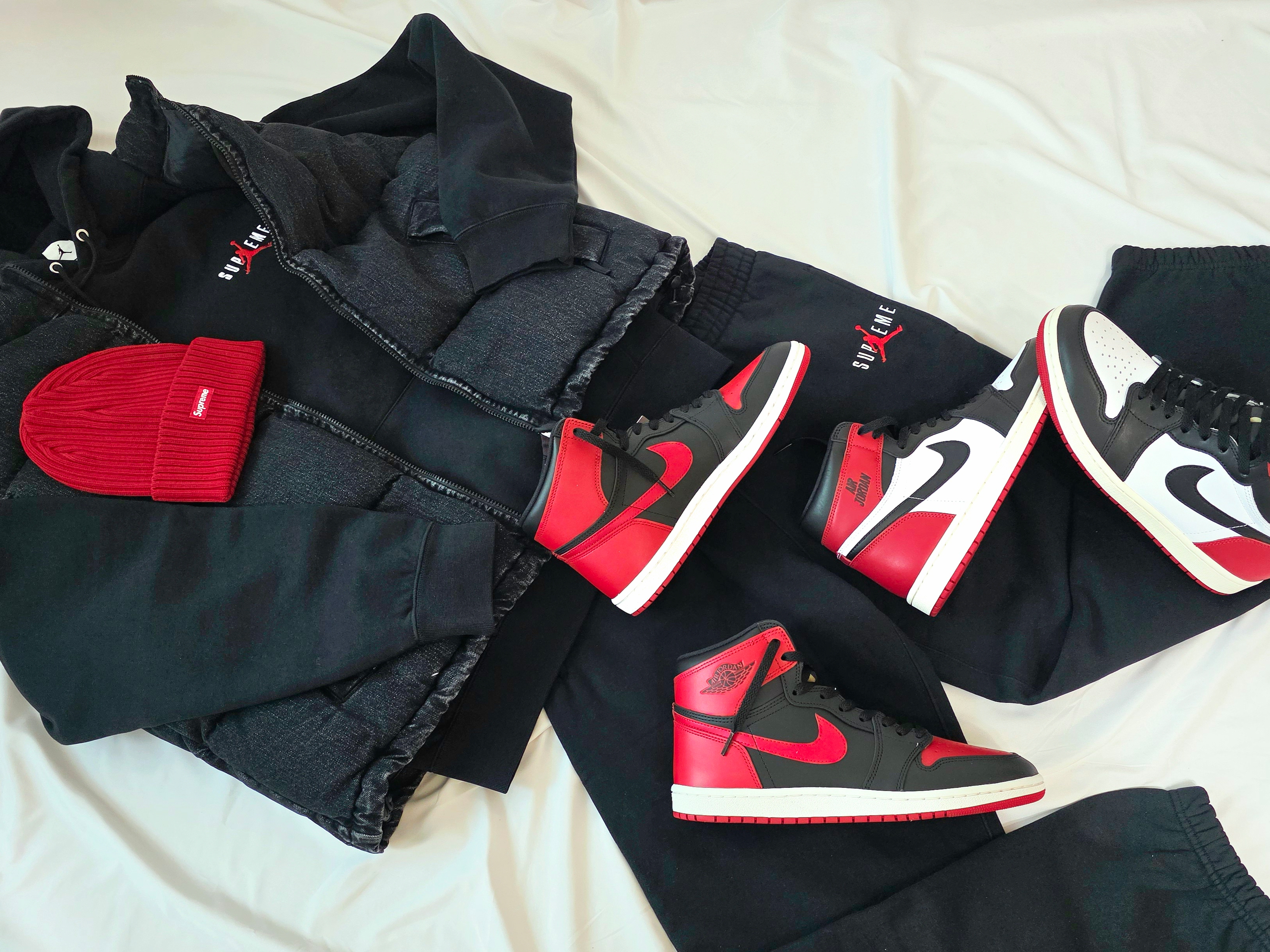 Jordan 1 High 85 Bred, Supreme x Jordan Hooded Sweatshirt Black - 24FW 착용 스타일 - 3