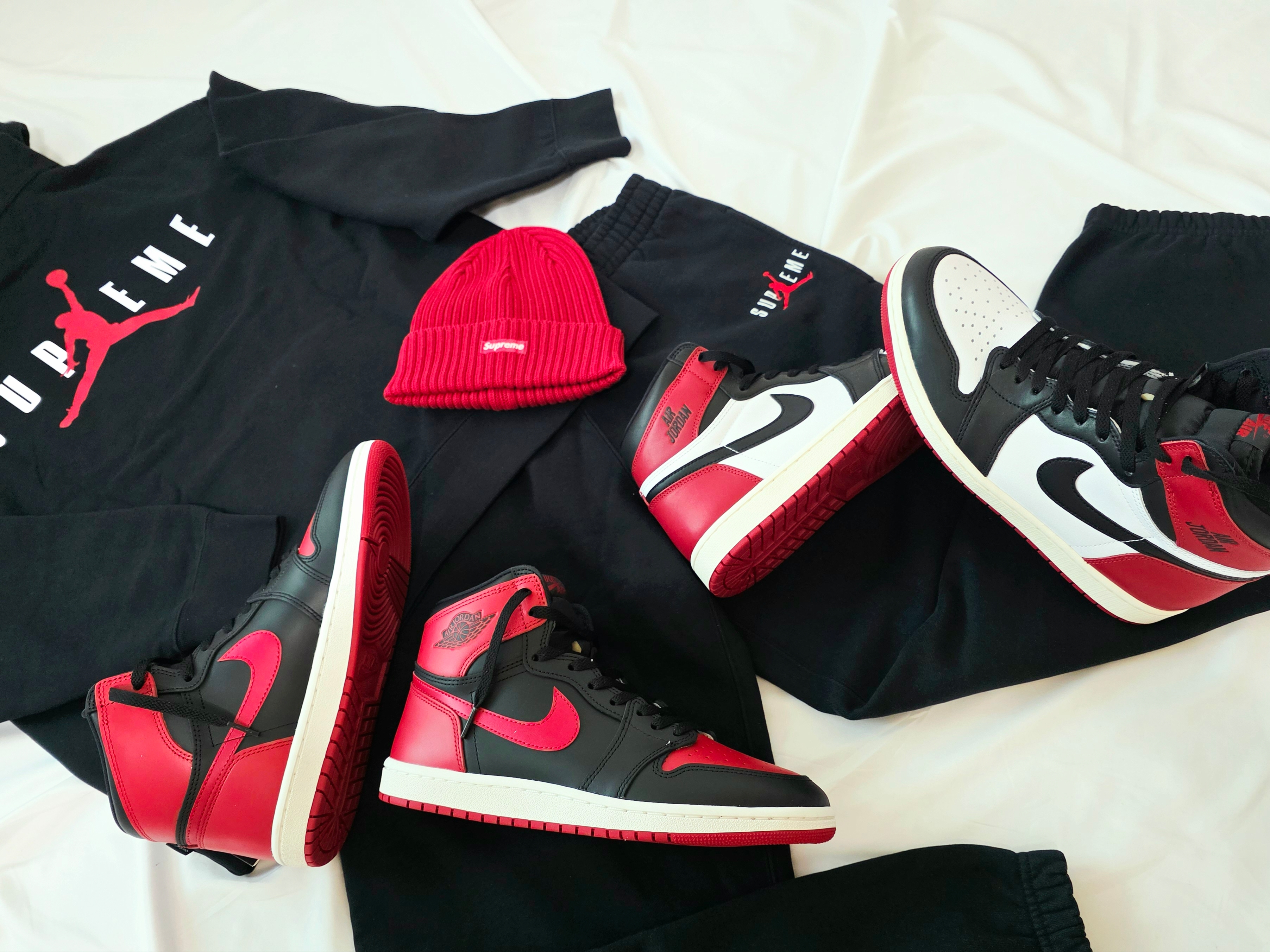 Jordan 1 High 85 Bred, Supreme x Jordan Hooded Sweatshirt Black - 24FW 착용 스타일 - 2
