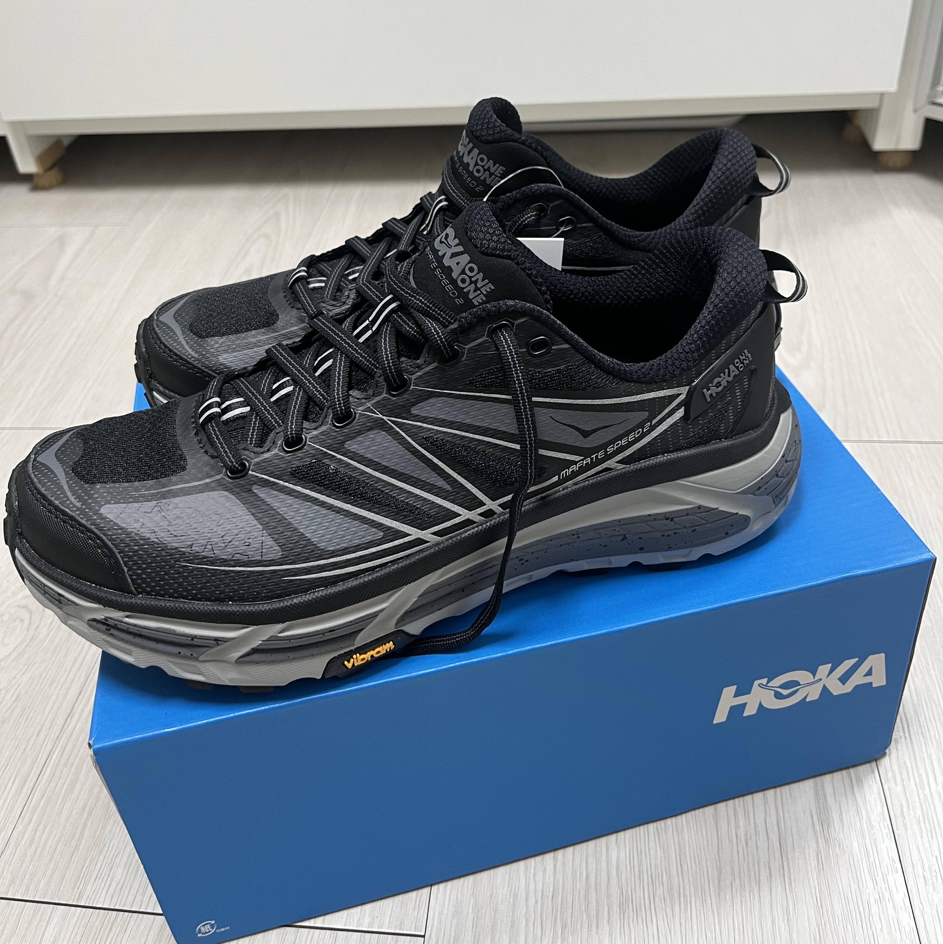 Hoka Mafate Speed 2 Black Castlerock 착용 스타일