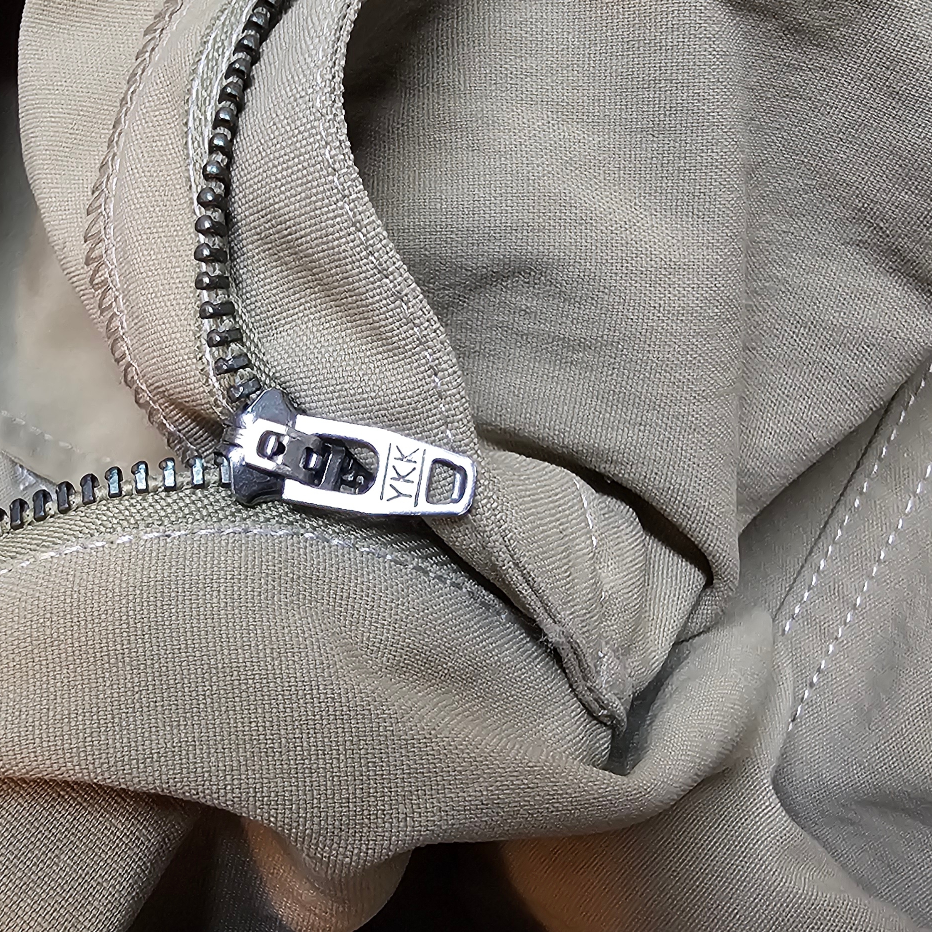 Nike ACG Smith Summit Cargo Pants Khaki Iron Ore - Asia, Nike ACG Mountain Fly Low Gore-Tex SE Hazel Rush 착용 스타일 - 10