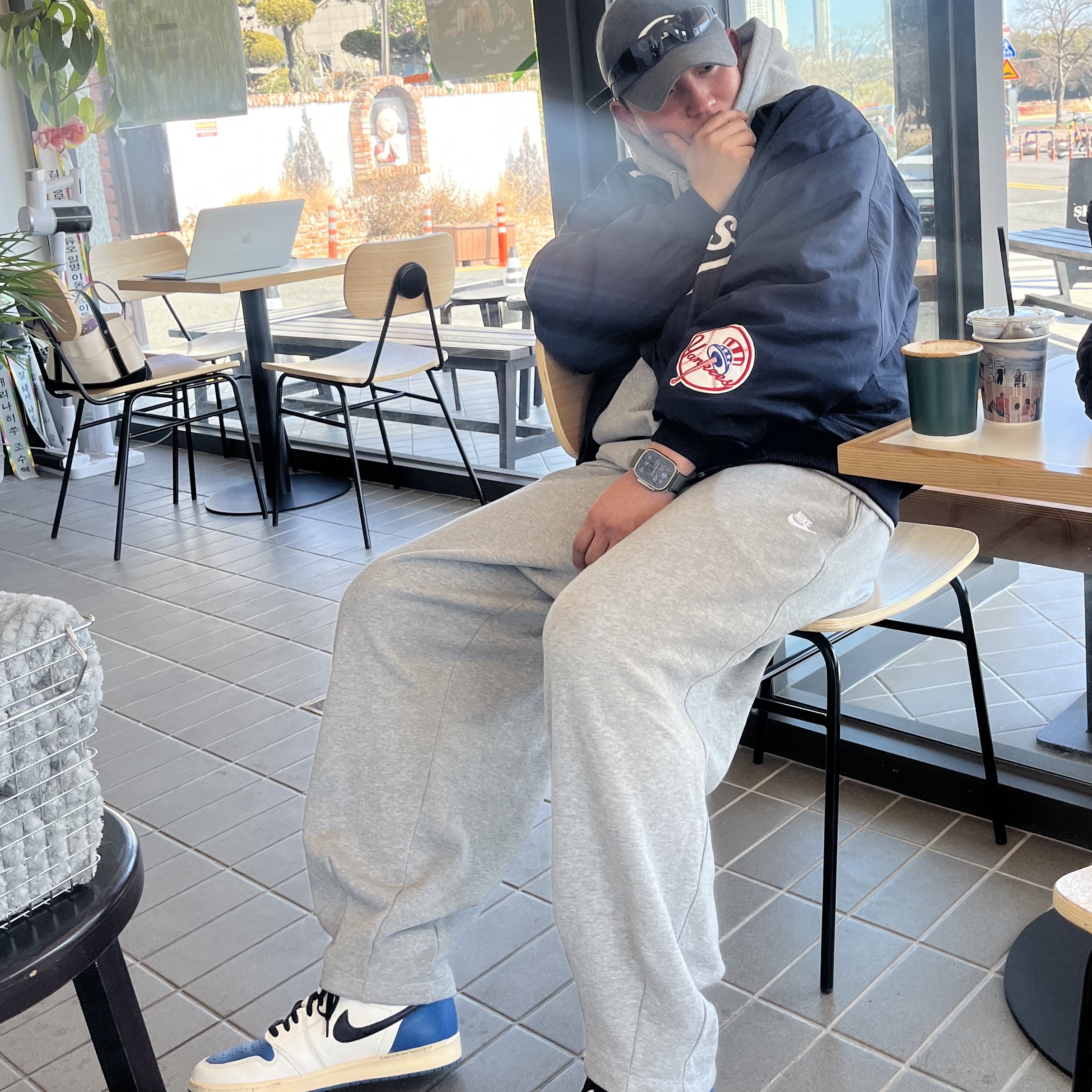 Jordan 1 x Travis Scott x Fragment Retro High OG SP Military Blue, Supreme Box Logo Hooded Sweatshirt Heather Grey - 24FW 착용 스타일