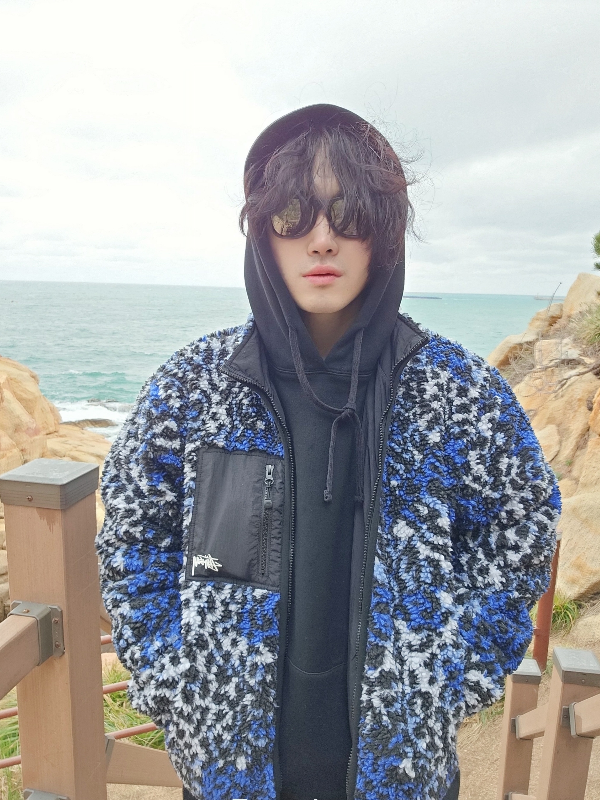 스투시 베이직 스투시 후드 블랙 착용 스타일 - 3