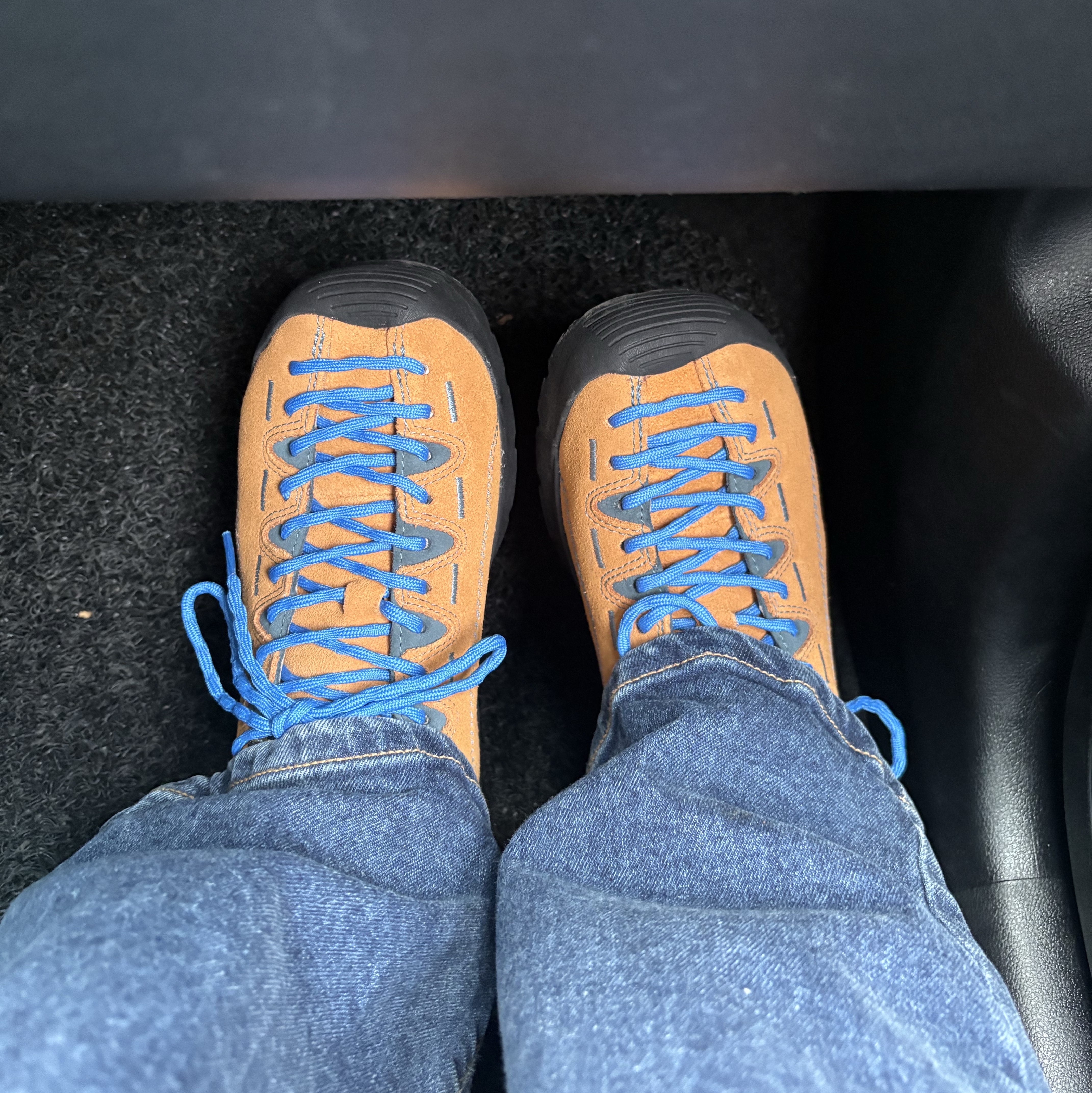 (W) Keen Jasper Suede Sneakers Camel 착용 스타일 - 2