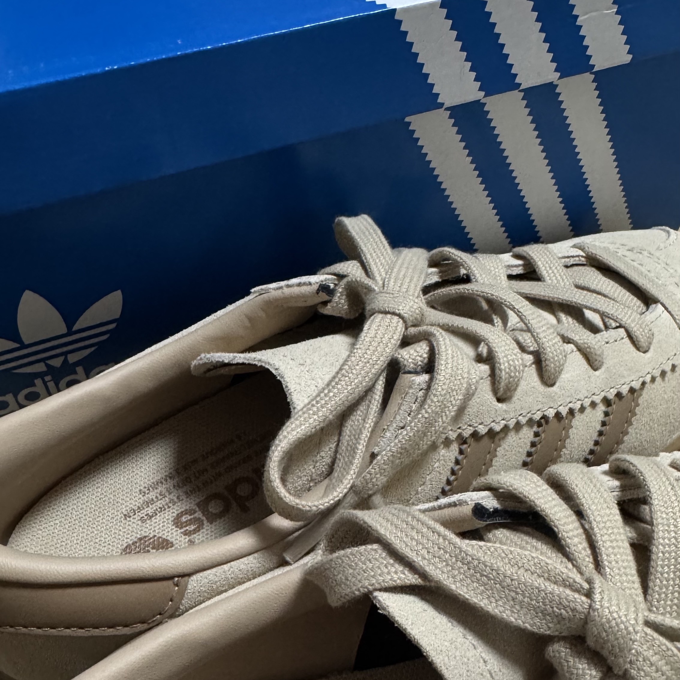 Adidas Stadt Magic Beige 착용 스타일