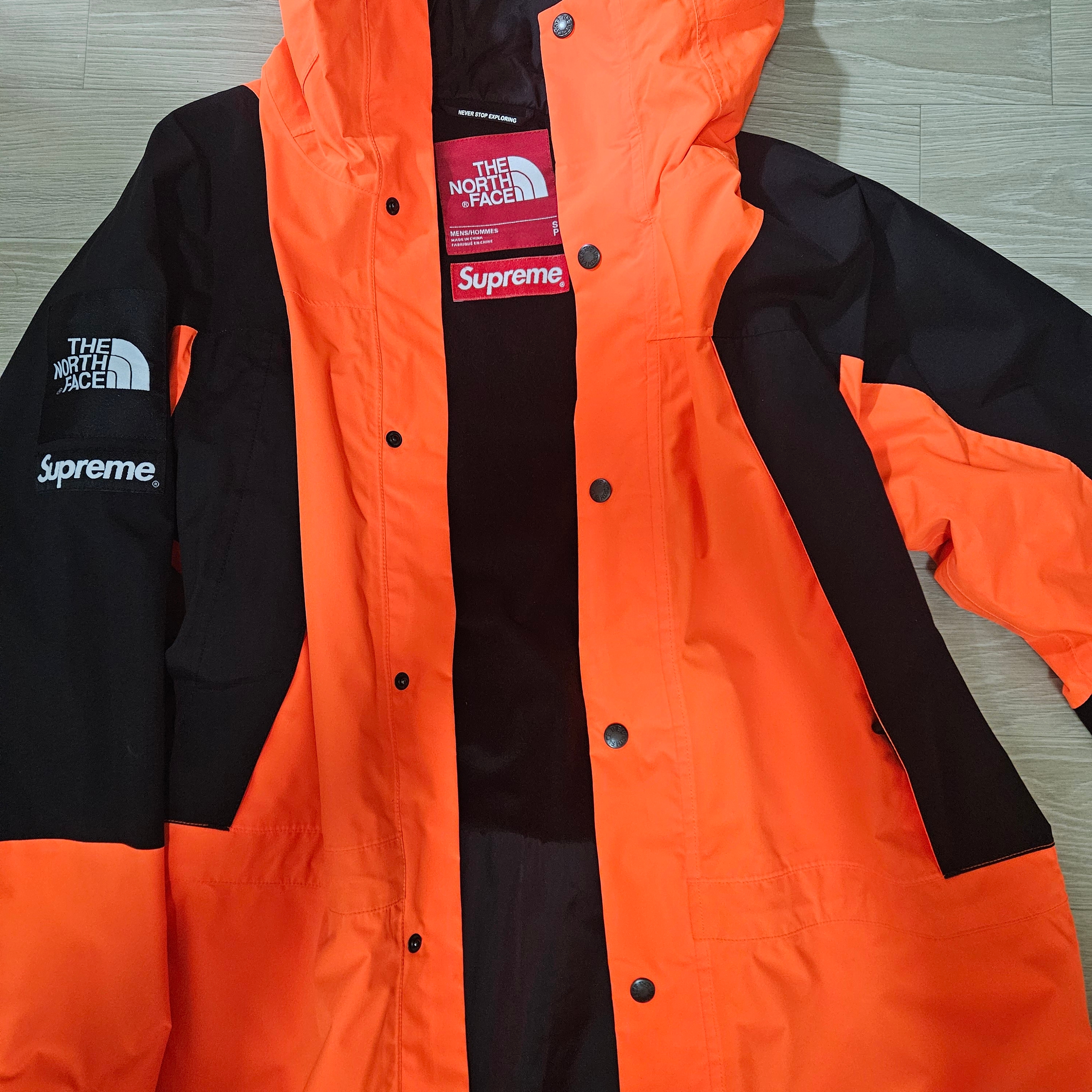 Supreme x The North Face Mountain Light Jacket Orange - 16FW 착용 스타일